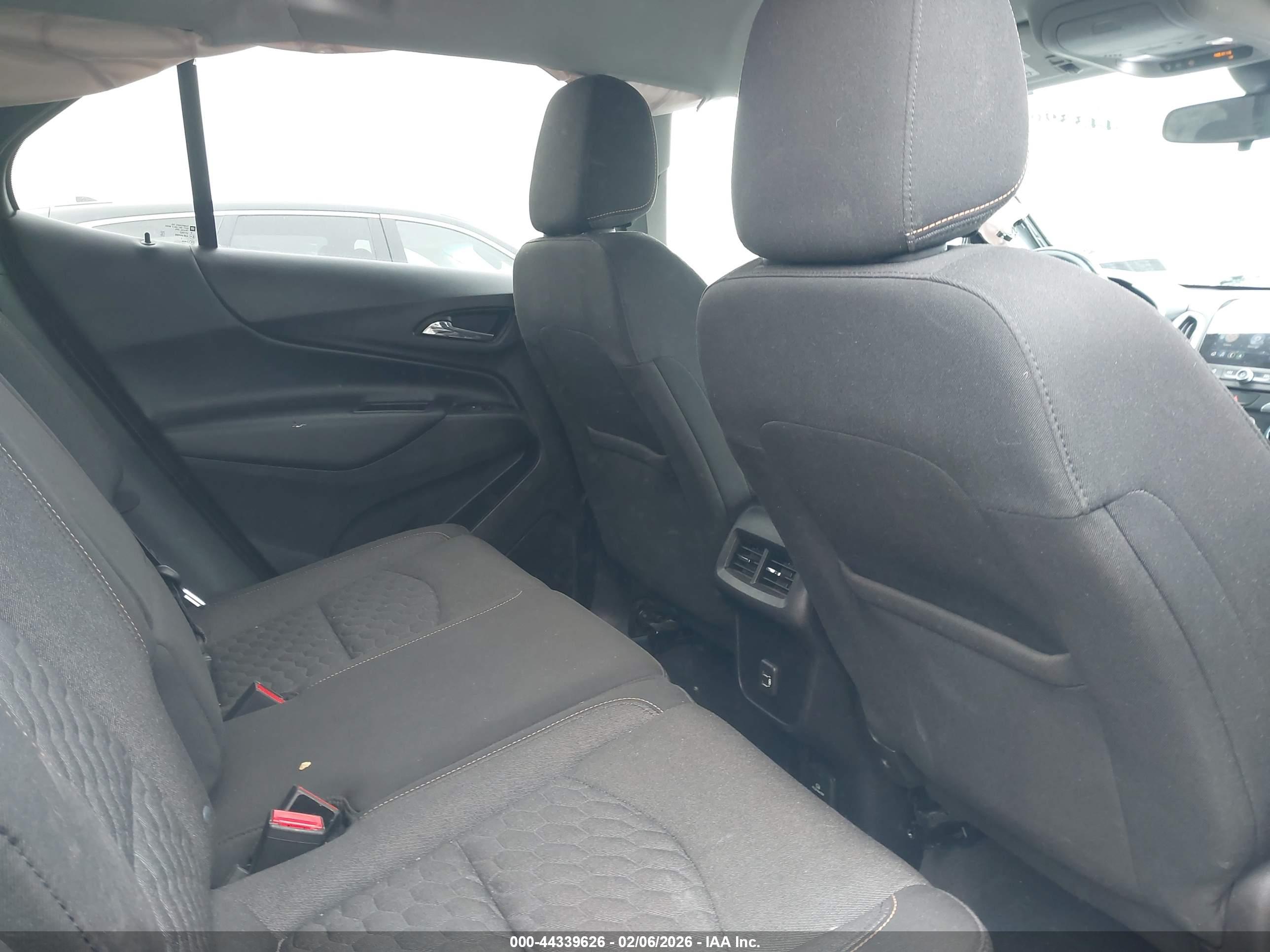 CHEVROLET EQUINOX image 8