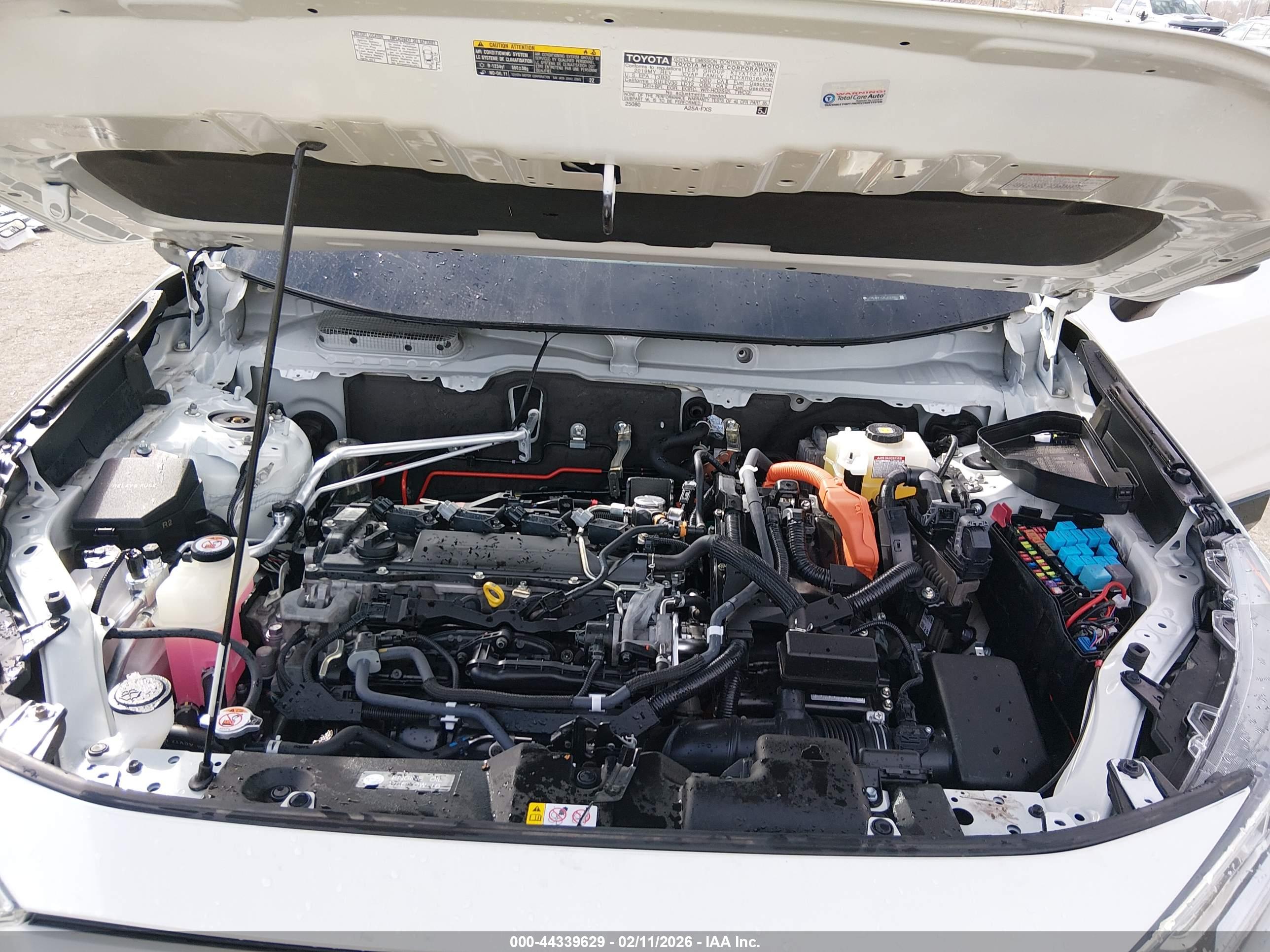 TOYOTA RAV4 image 10