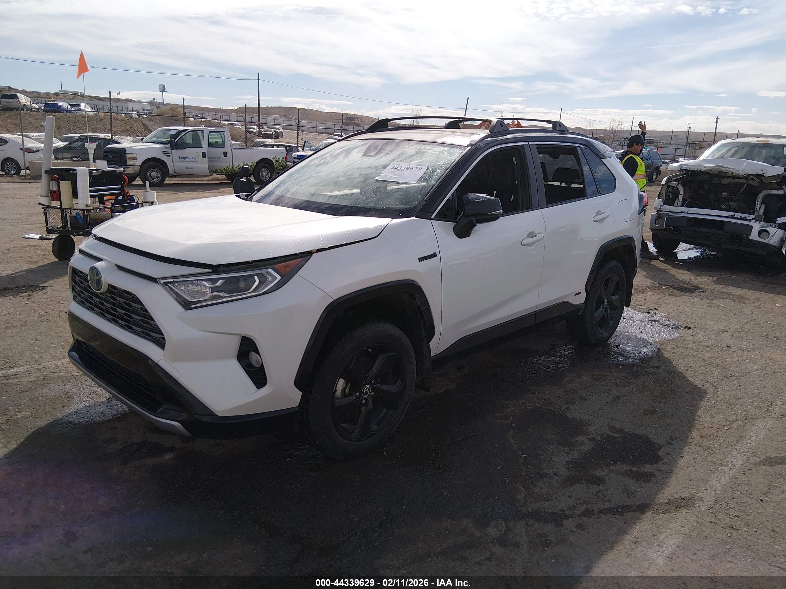 TOYOTA RAV4 image 2