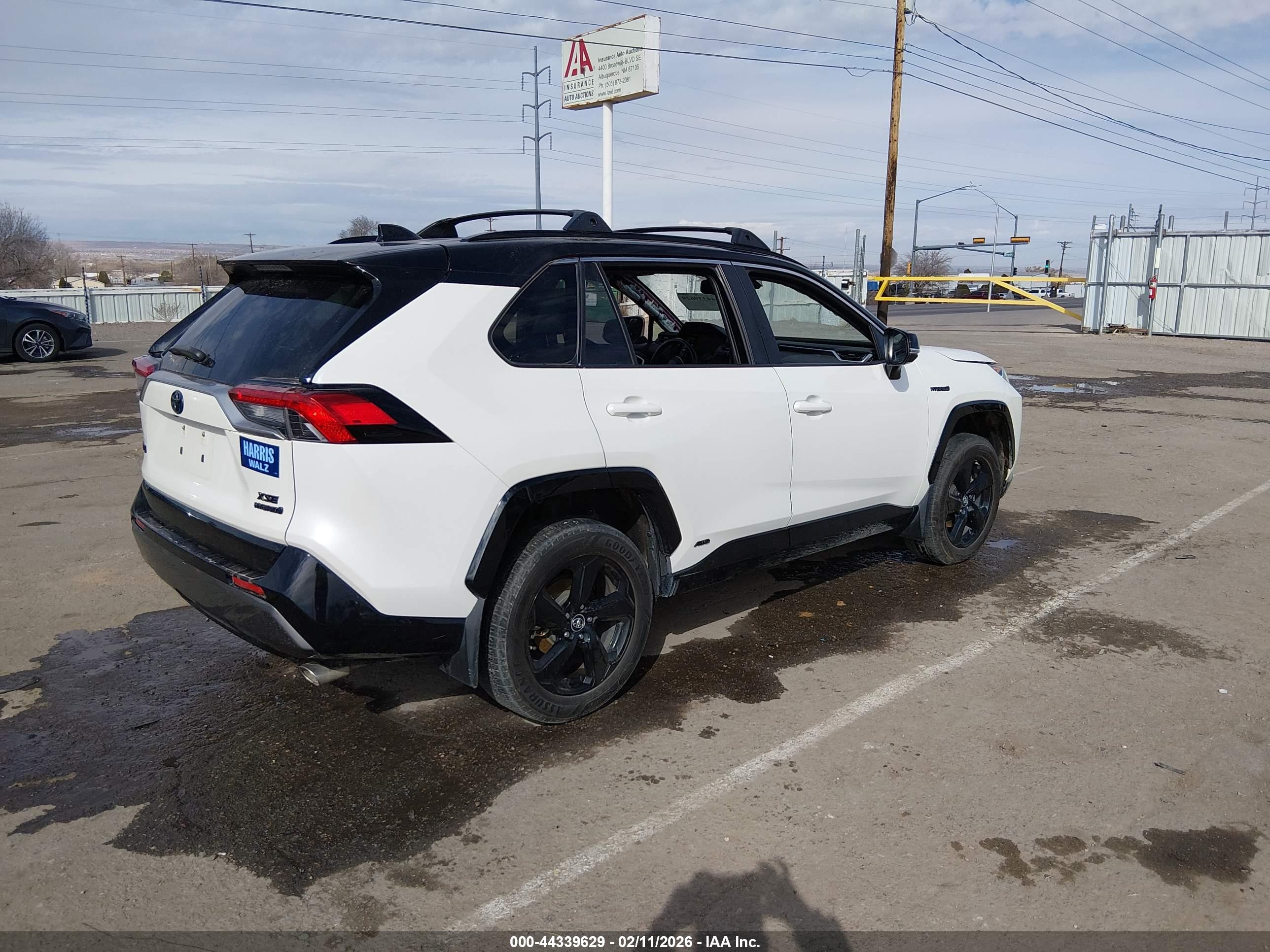 TOYOTA RAV4 image 4