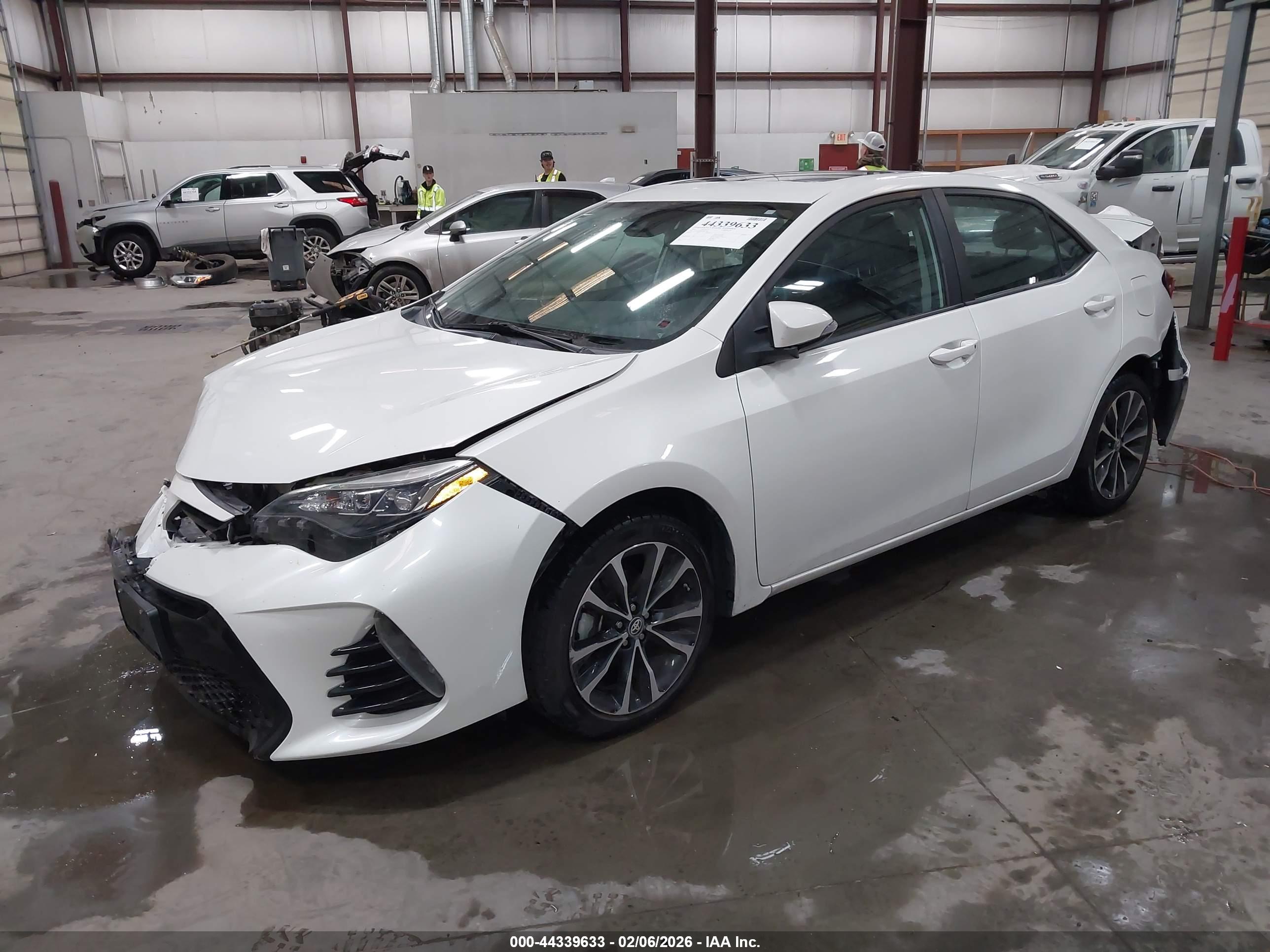 TOYOTA COROLLA image 2