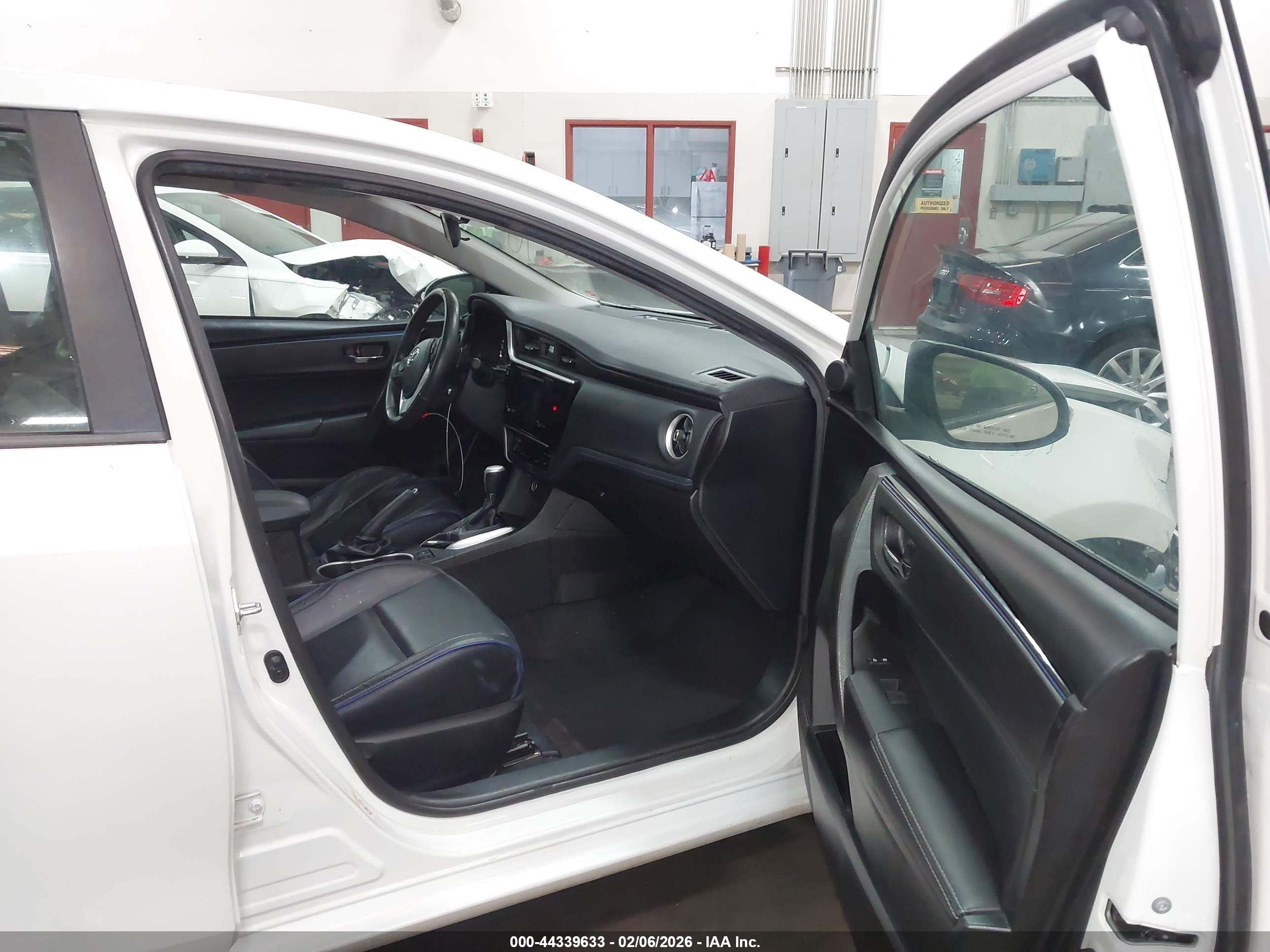 TOYOTA COROLLA image 5