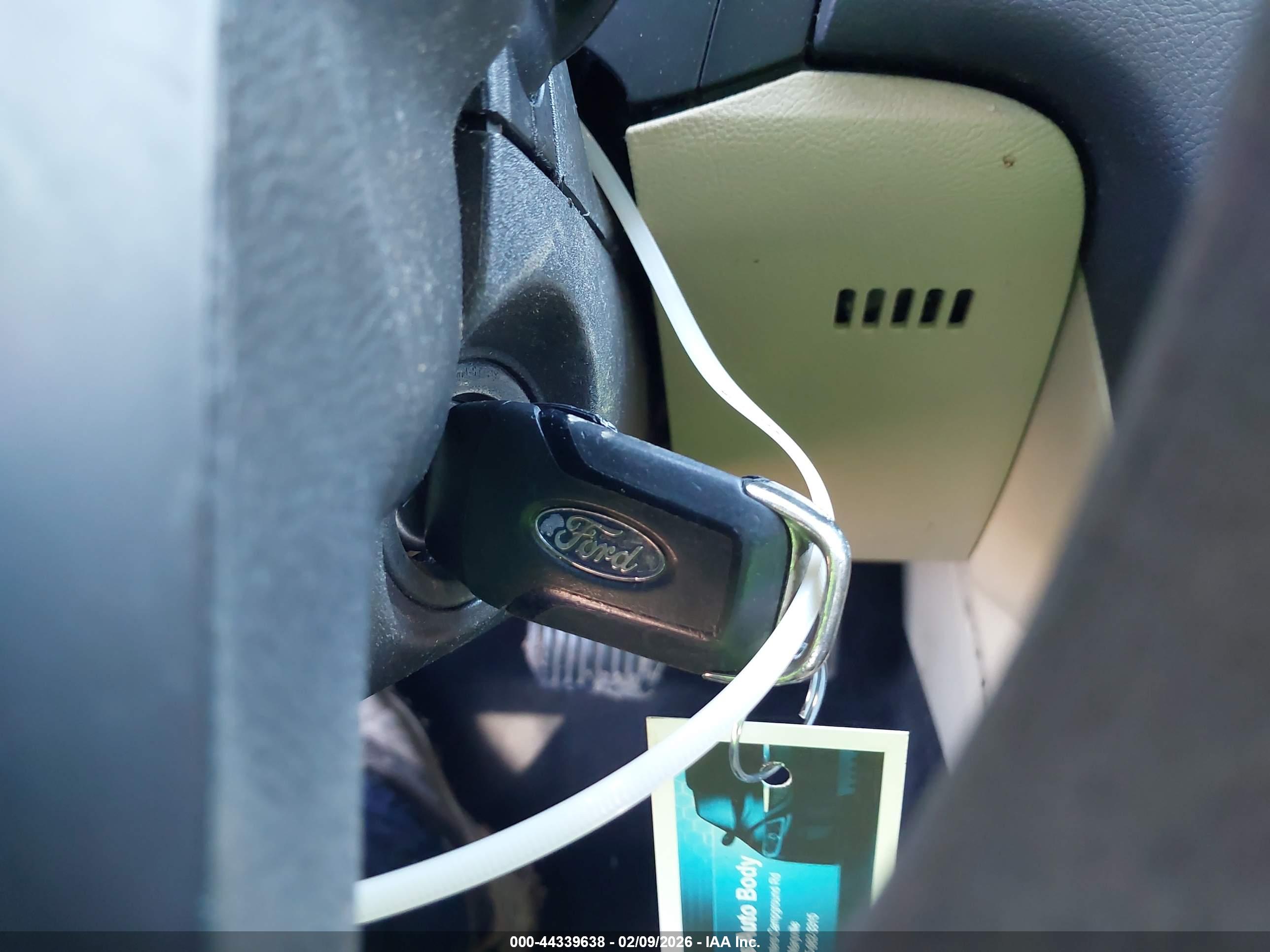 FORD FUSION image 11