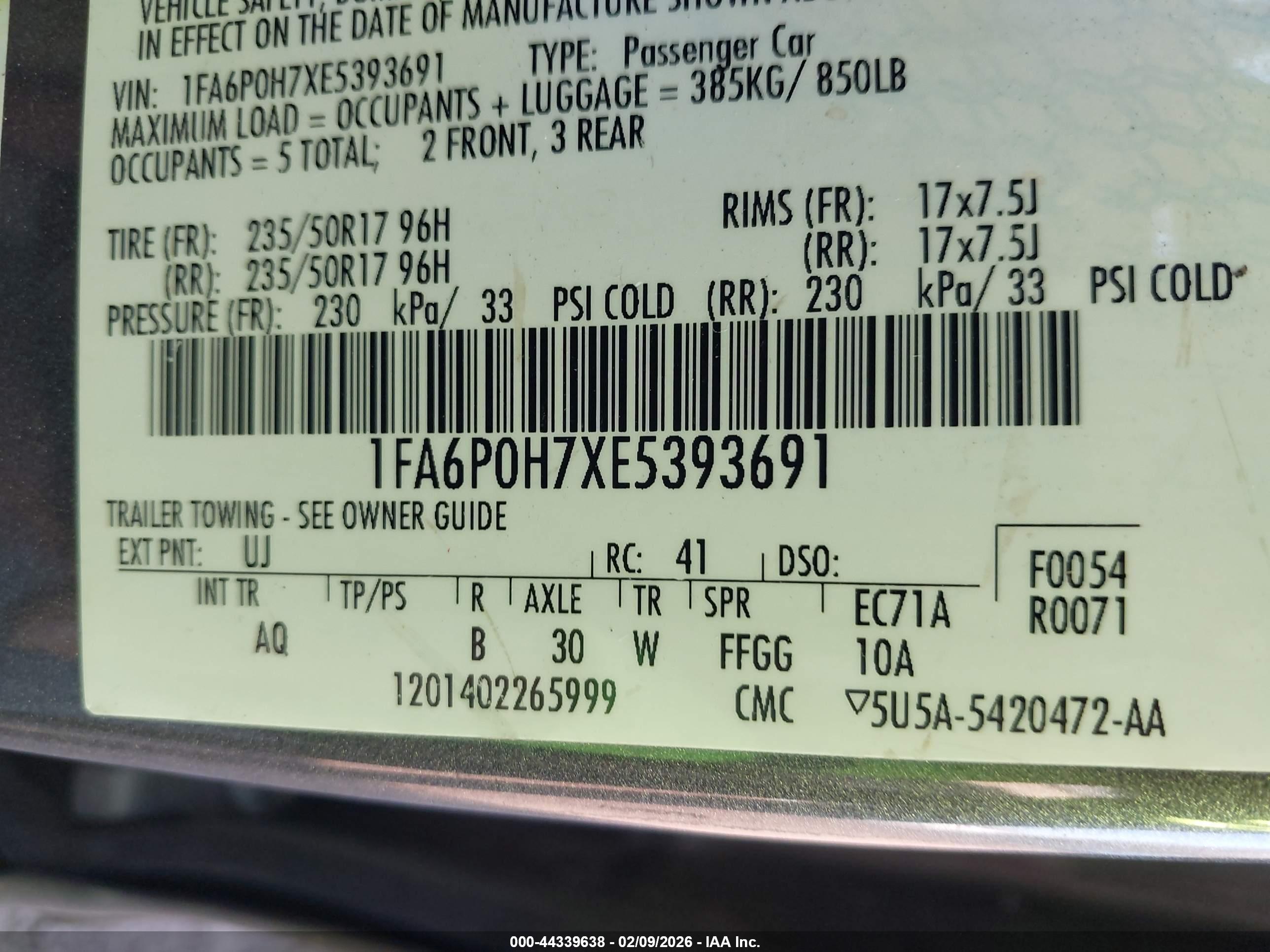 FORD FUSION image 9