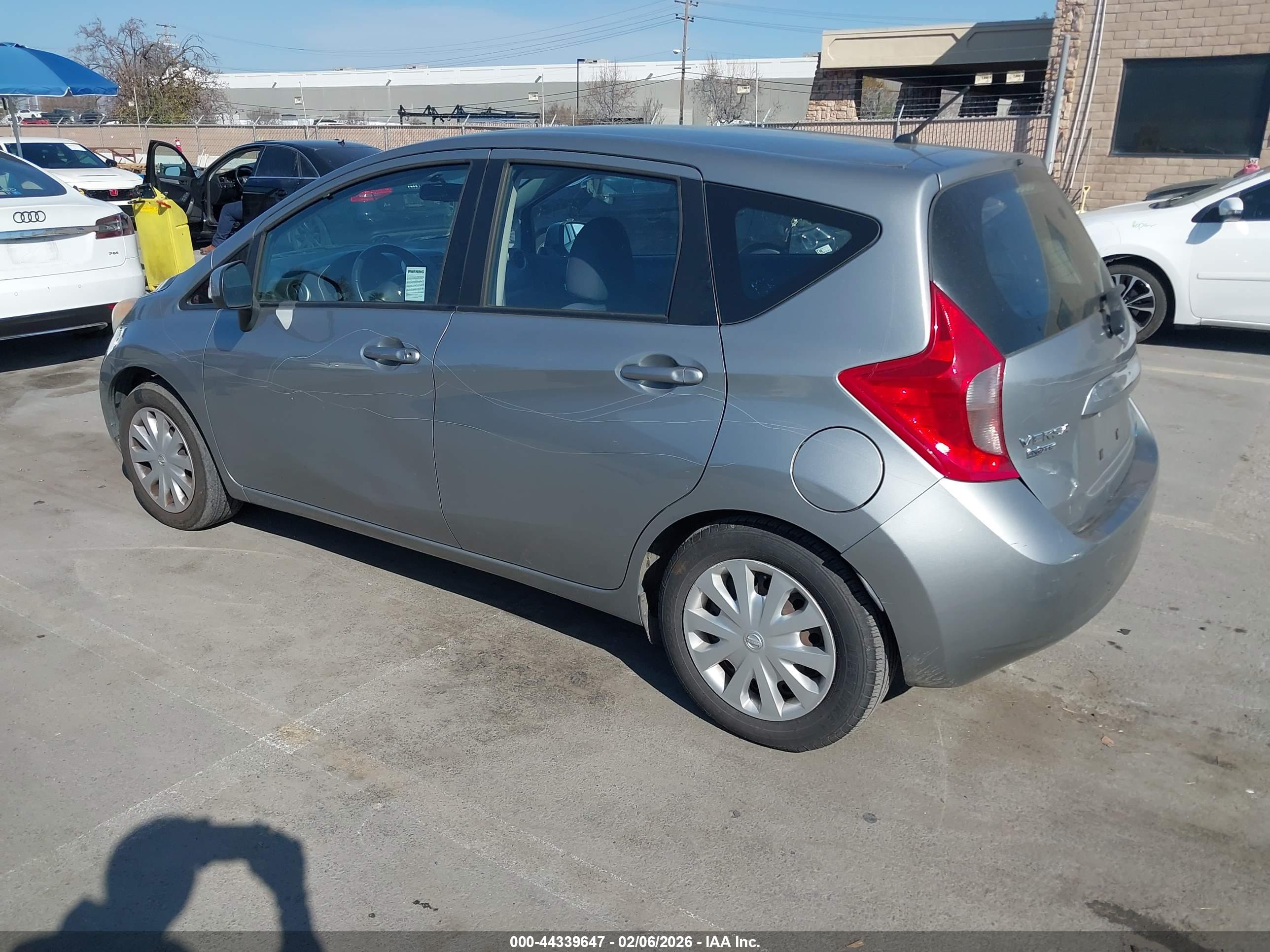NISSAN VERSA image 3