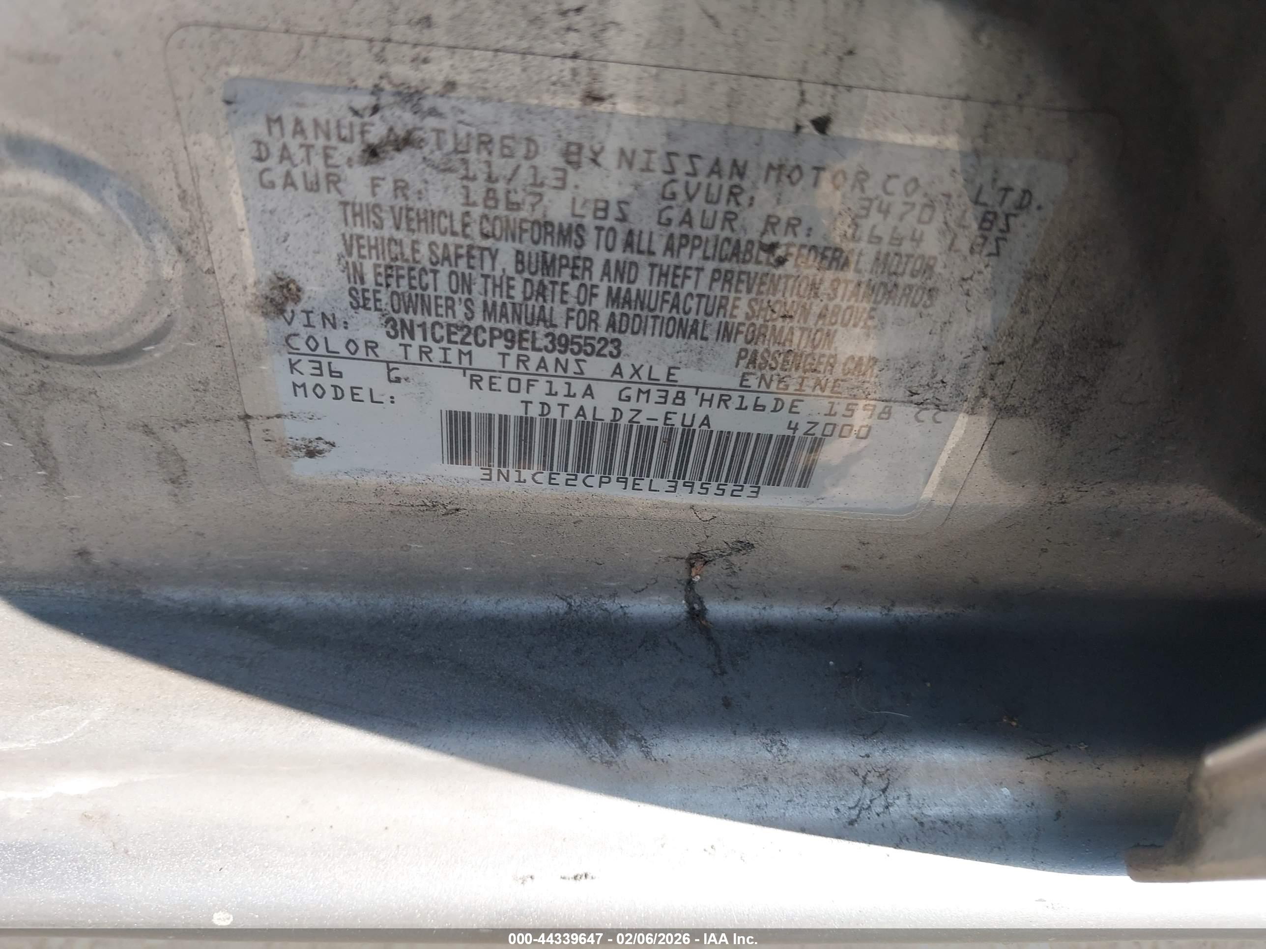 NISSAN VERSA image 9