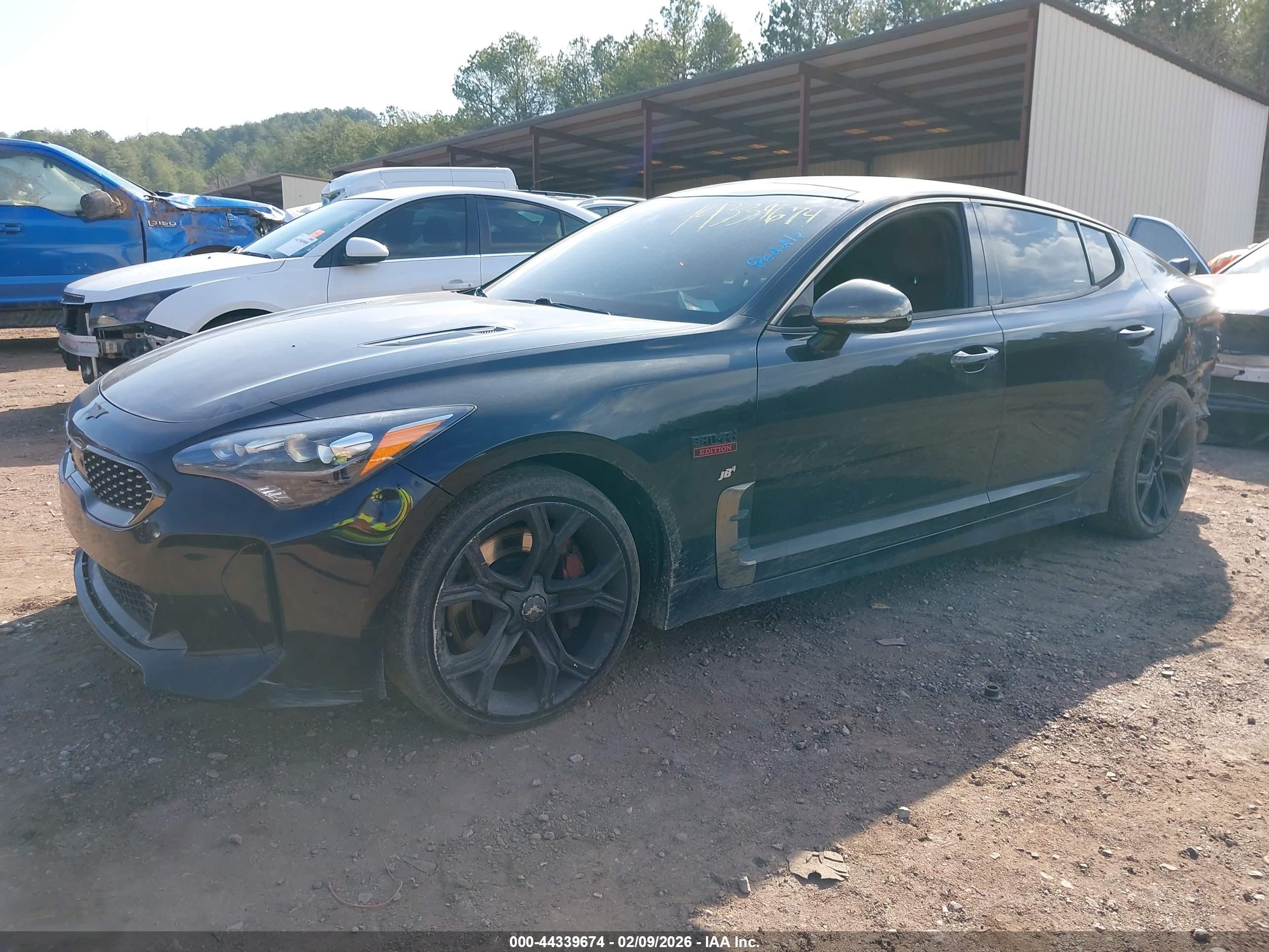 KIA STINGER image 2