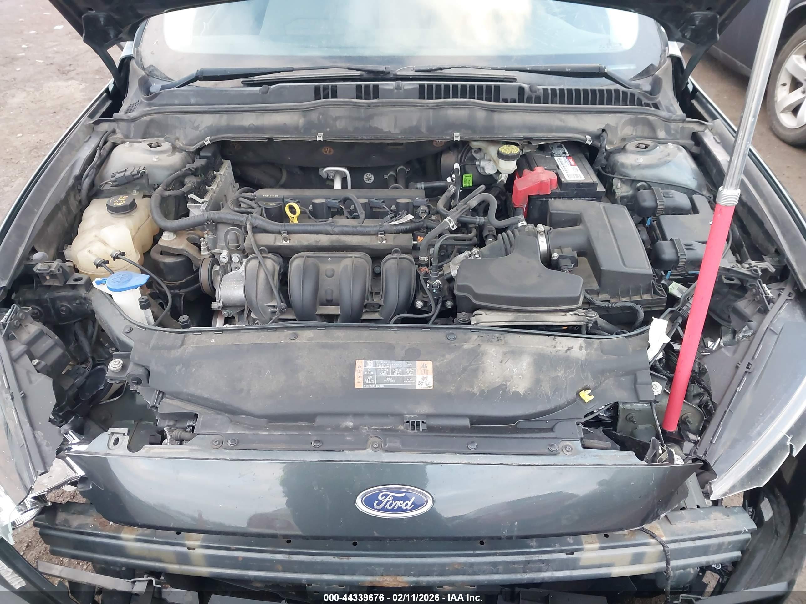 FORD FUSION image 10