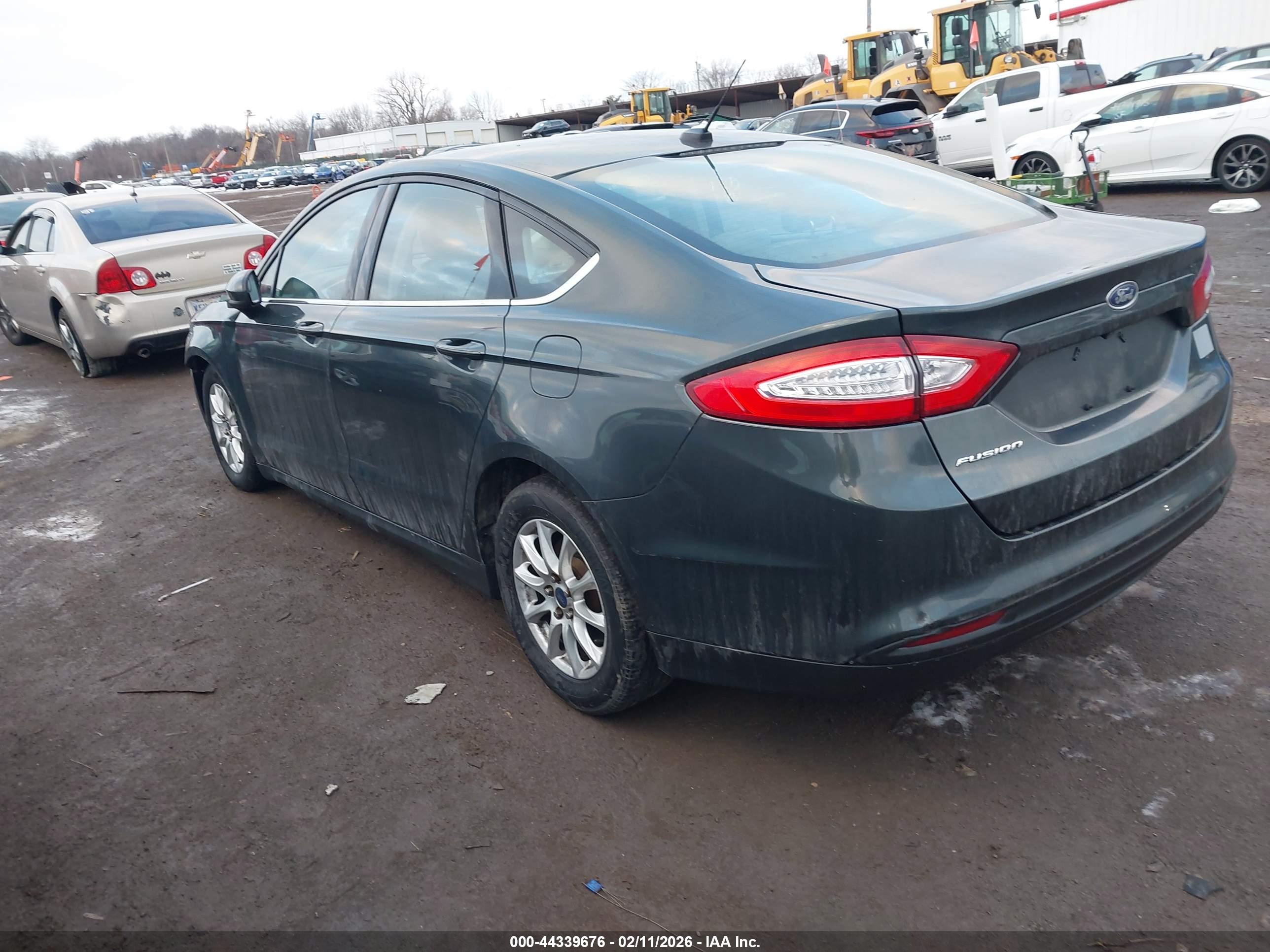 FORD FUSION image 3