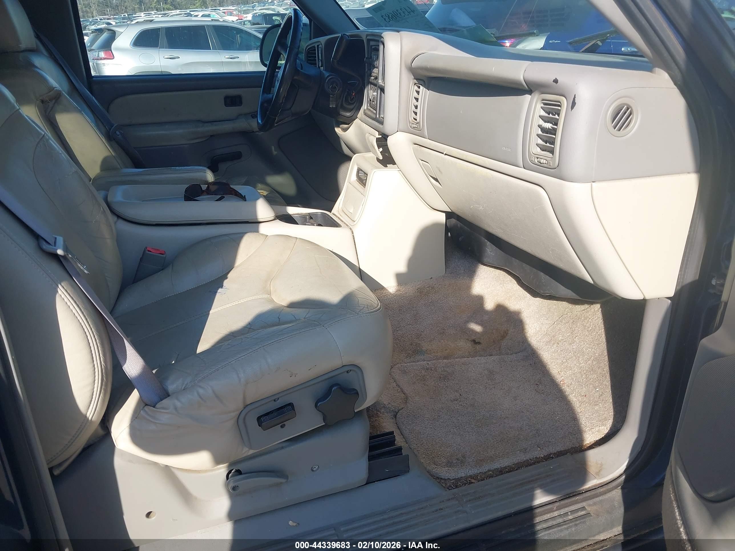 GMC YUKON image 5