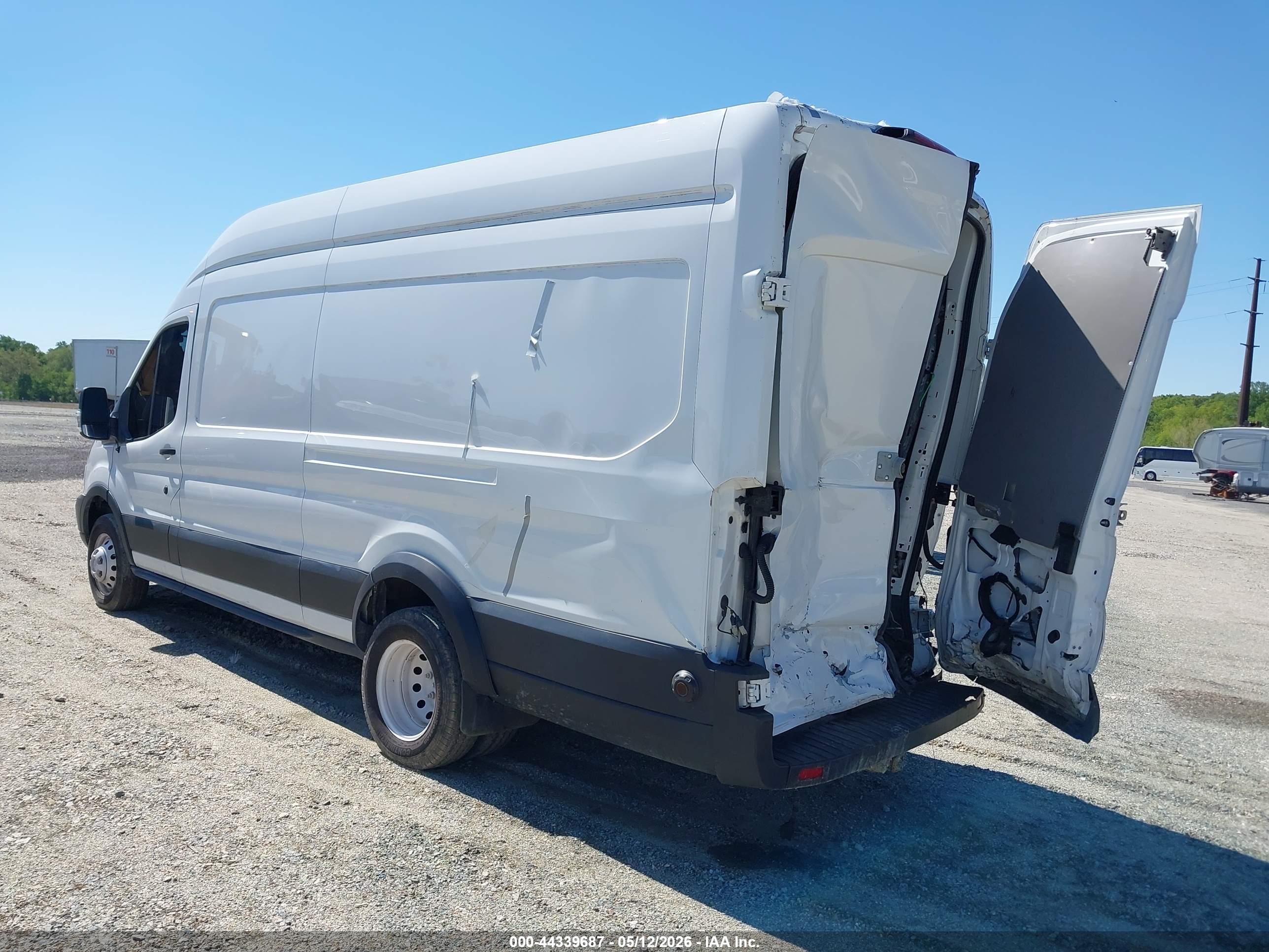 FORD TRANSIT-350 image 3