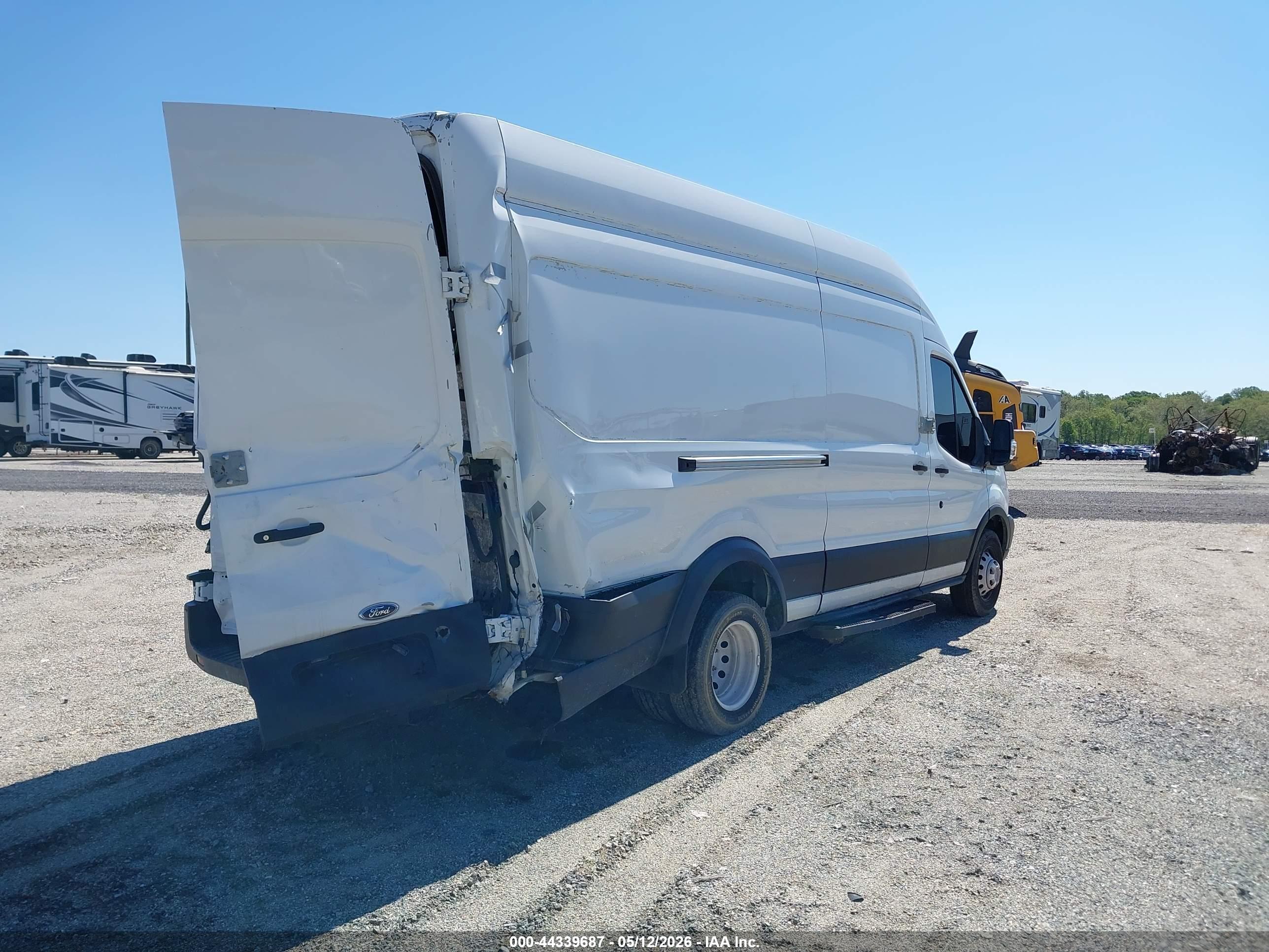 FORD TRANSIT-350 image 4