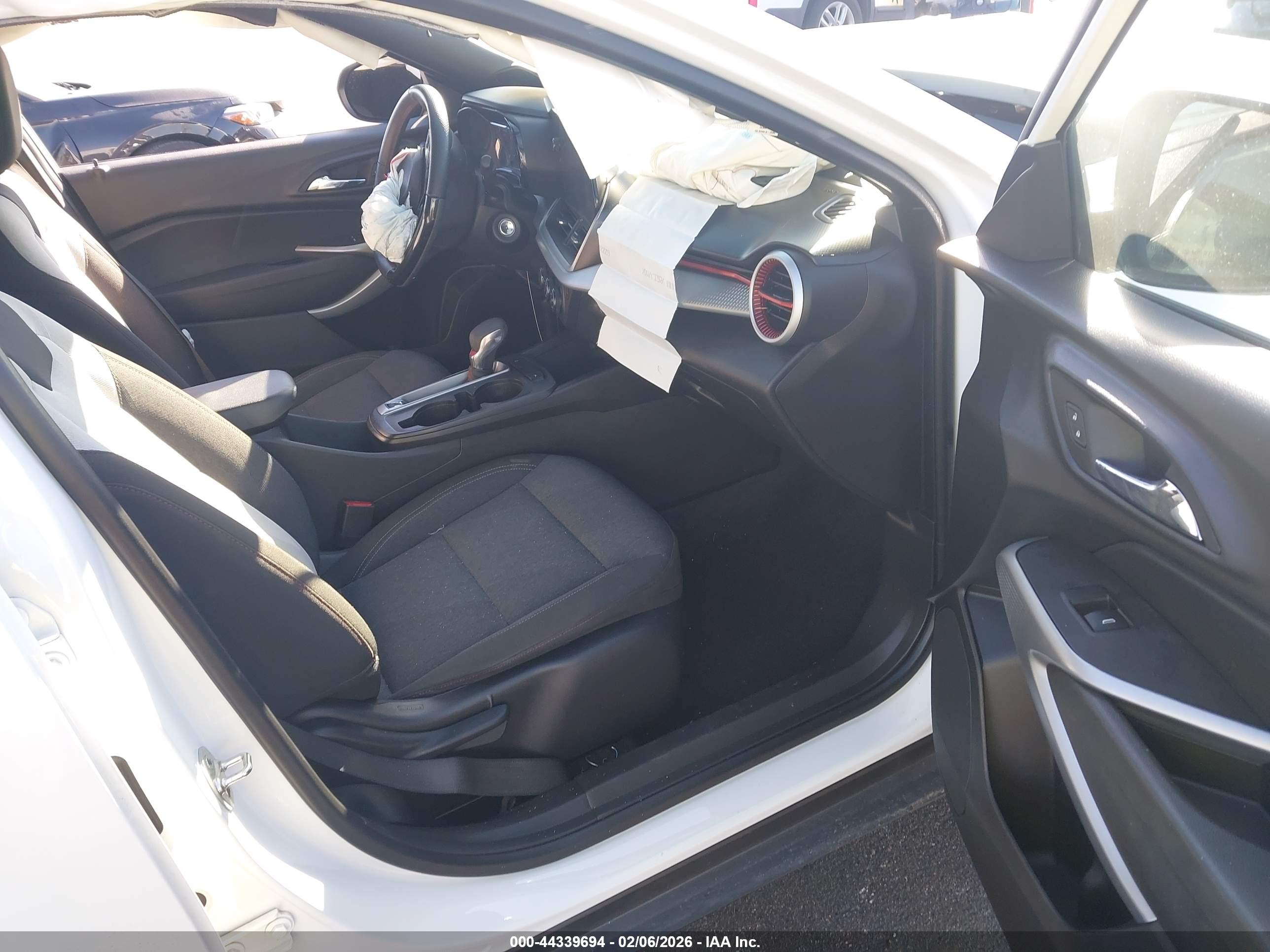 CHEVROLET TRAX image 5