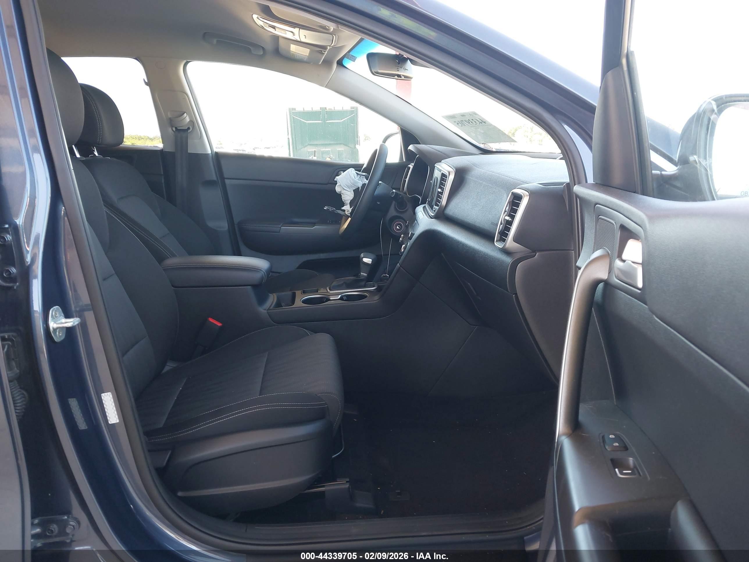 KIA SPORTAGE image 5