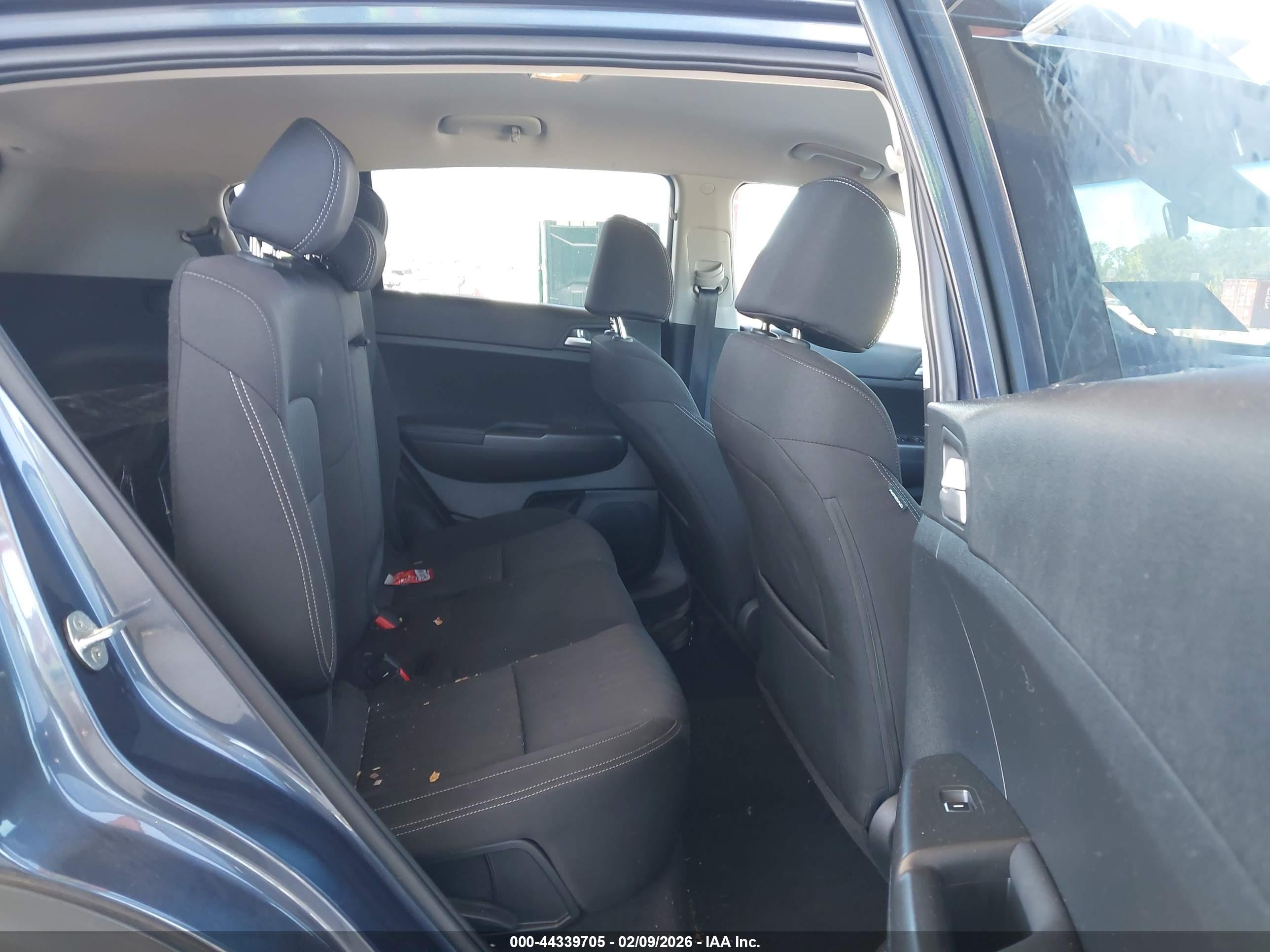 KIA SPORTAGE image 8