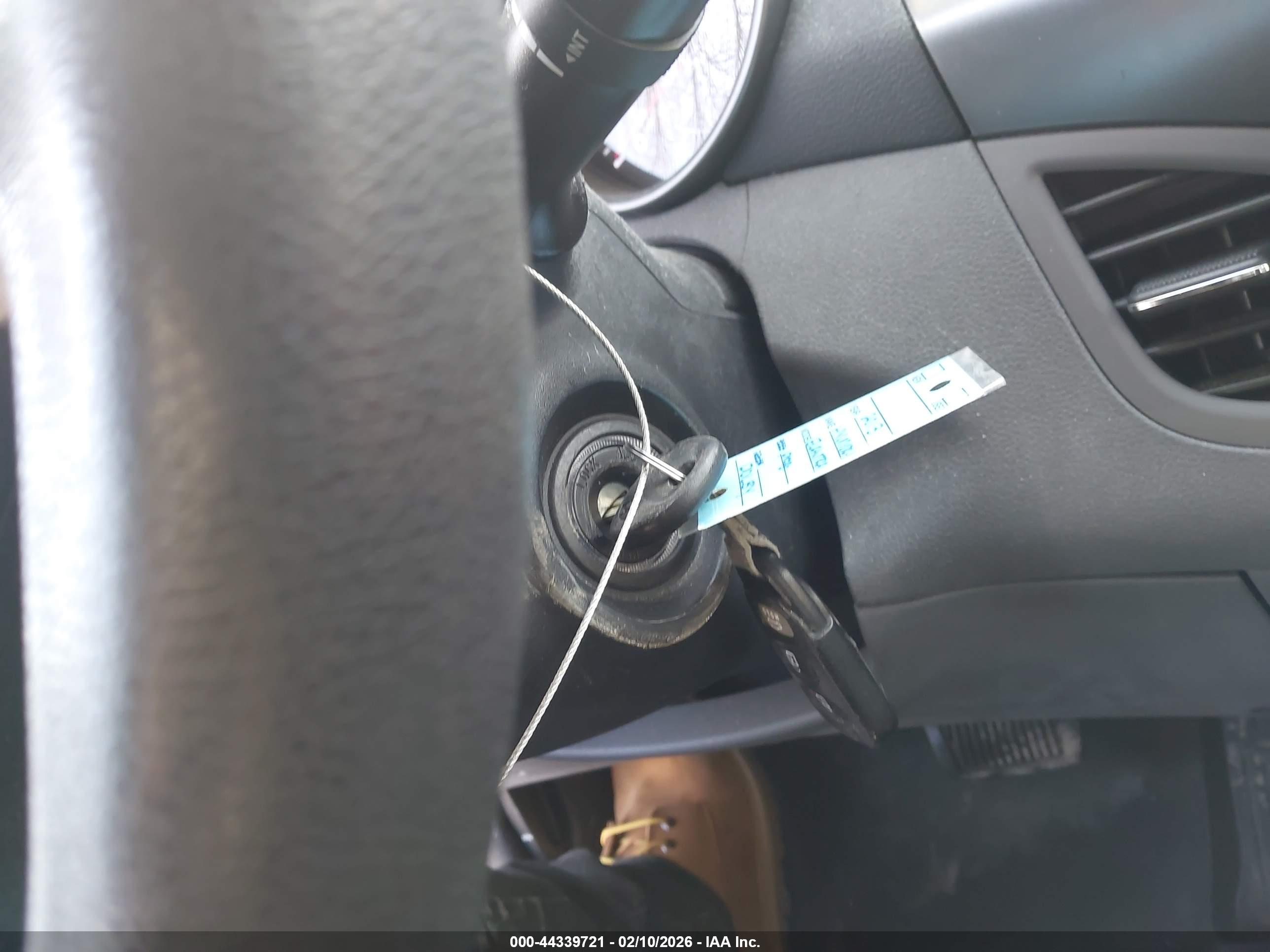 HYUNDAI ELANTRA image 11