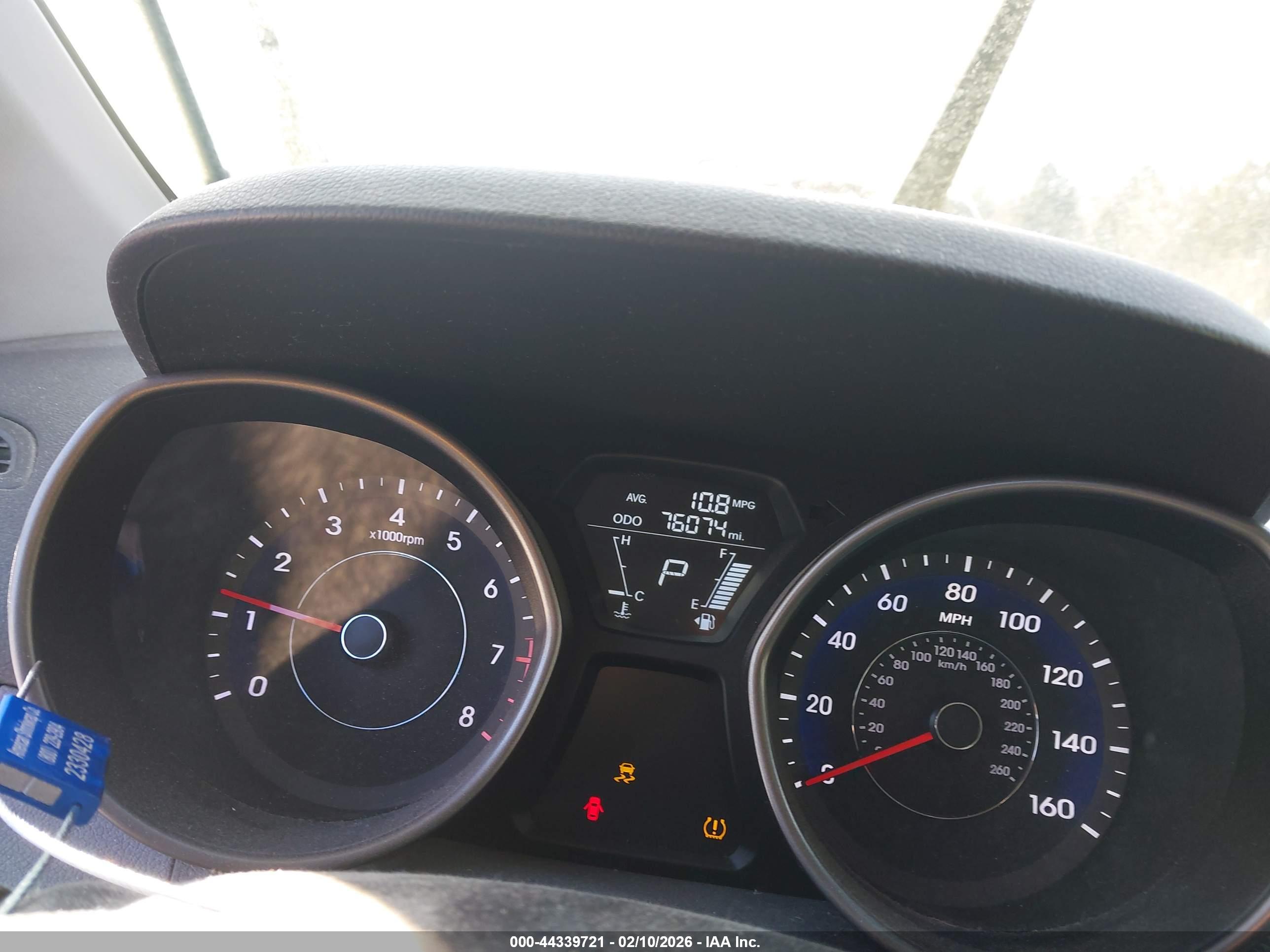 HYUNDAI ELANTRA image 7