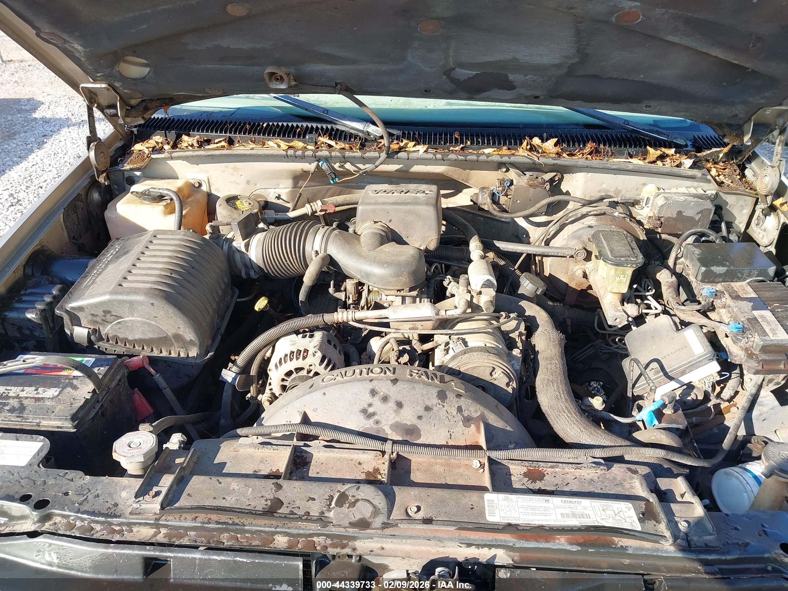 CHEVROLET C1500 image 10