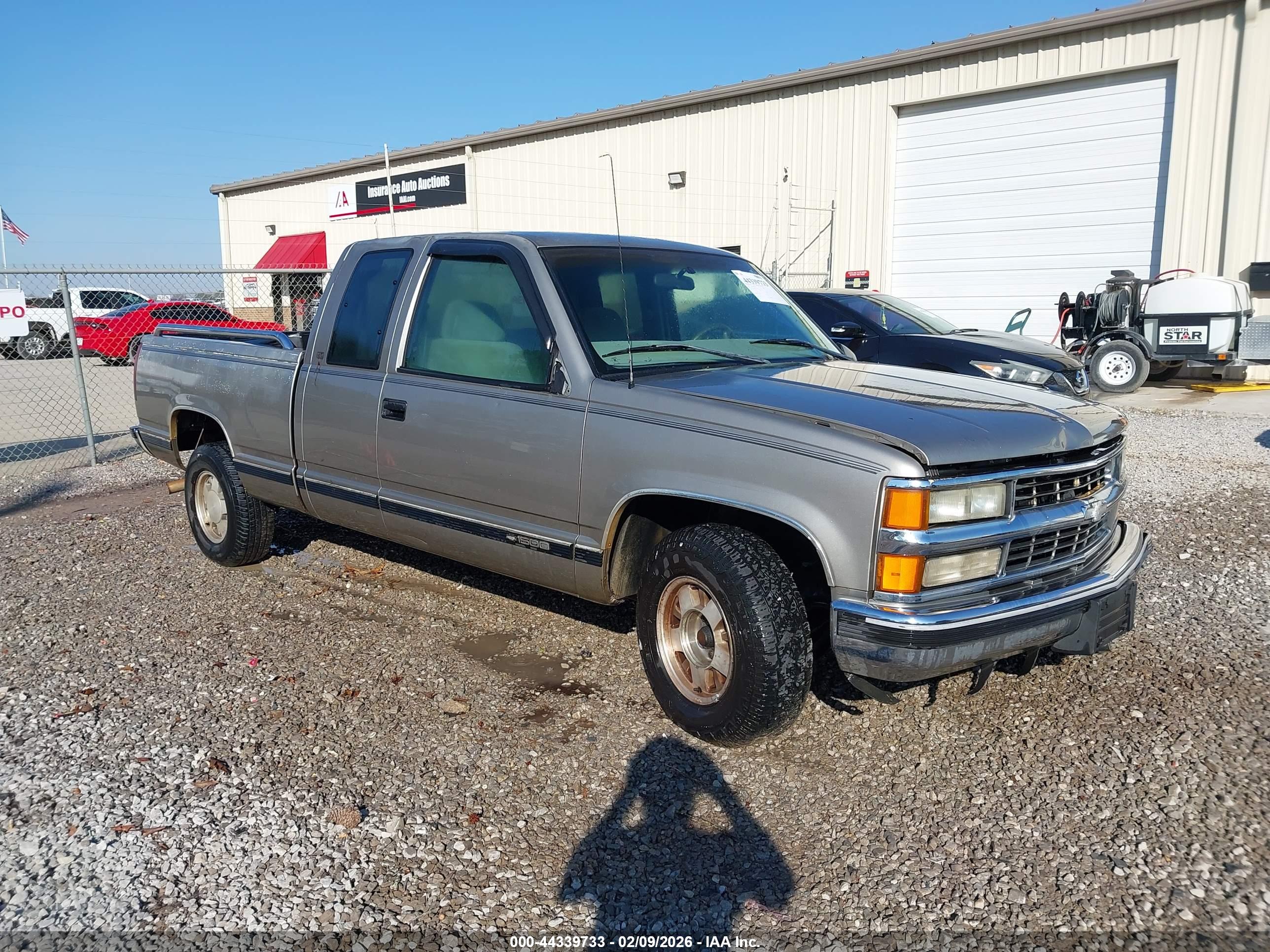 CHEVROLET C1500 image 6