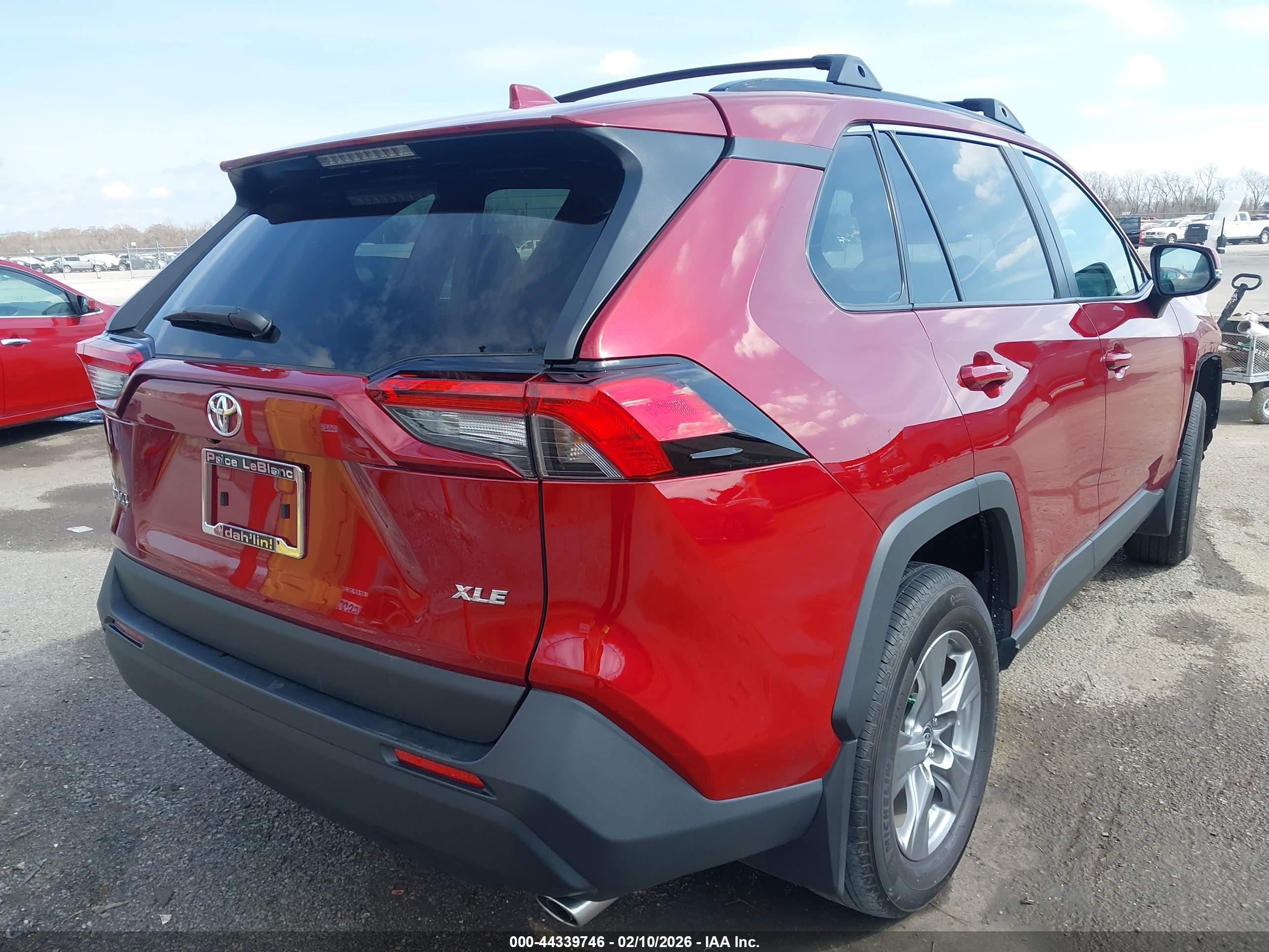 TOYOTA RAV4 image 4