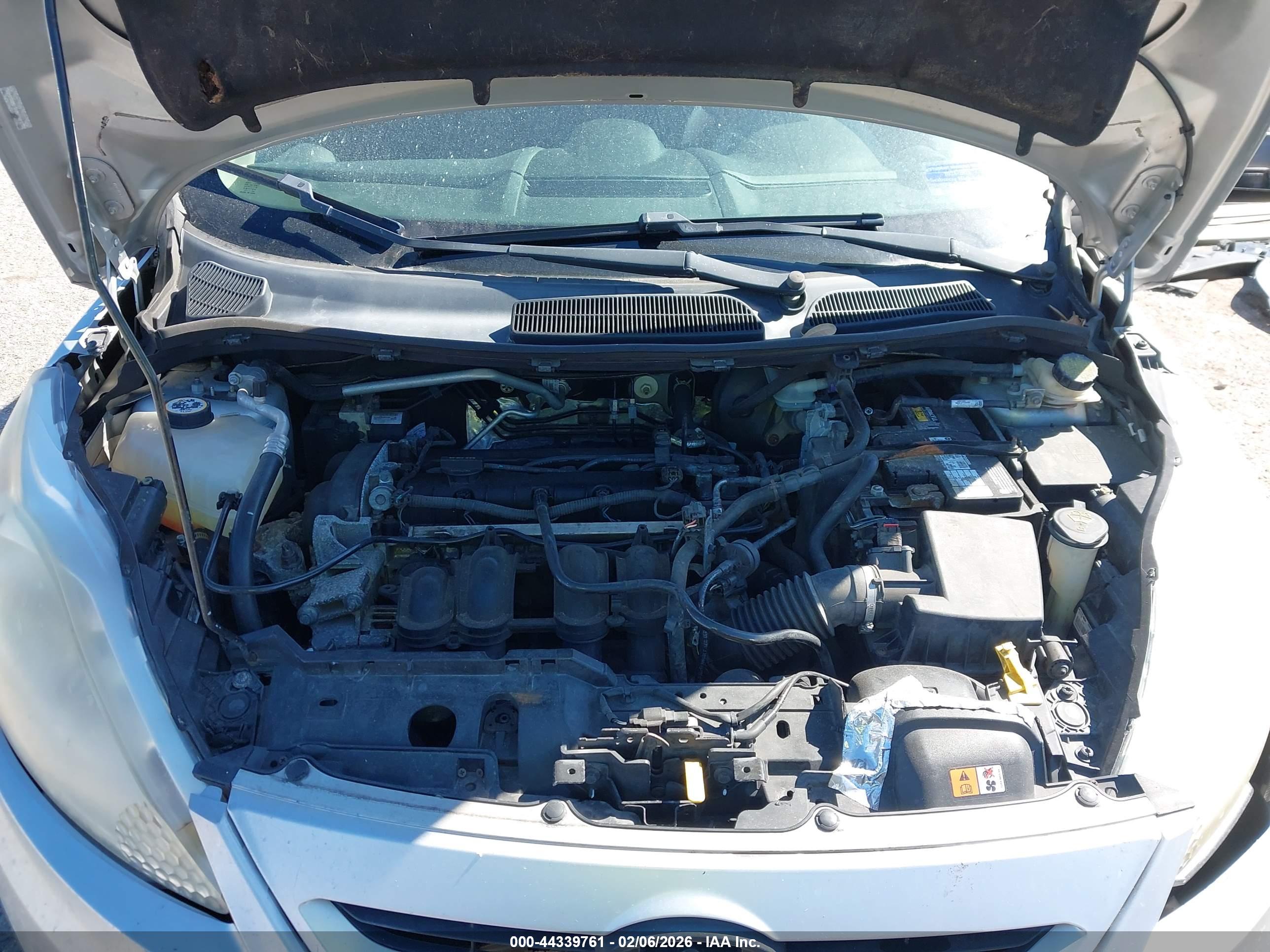 FORD FIESTA image 10