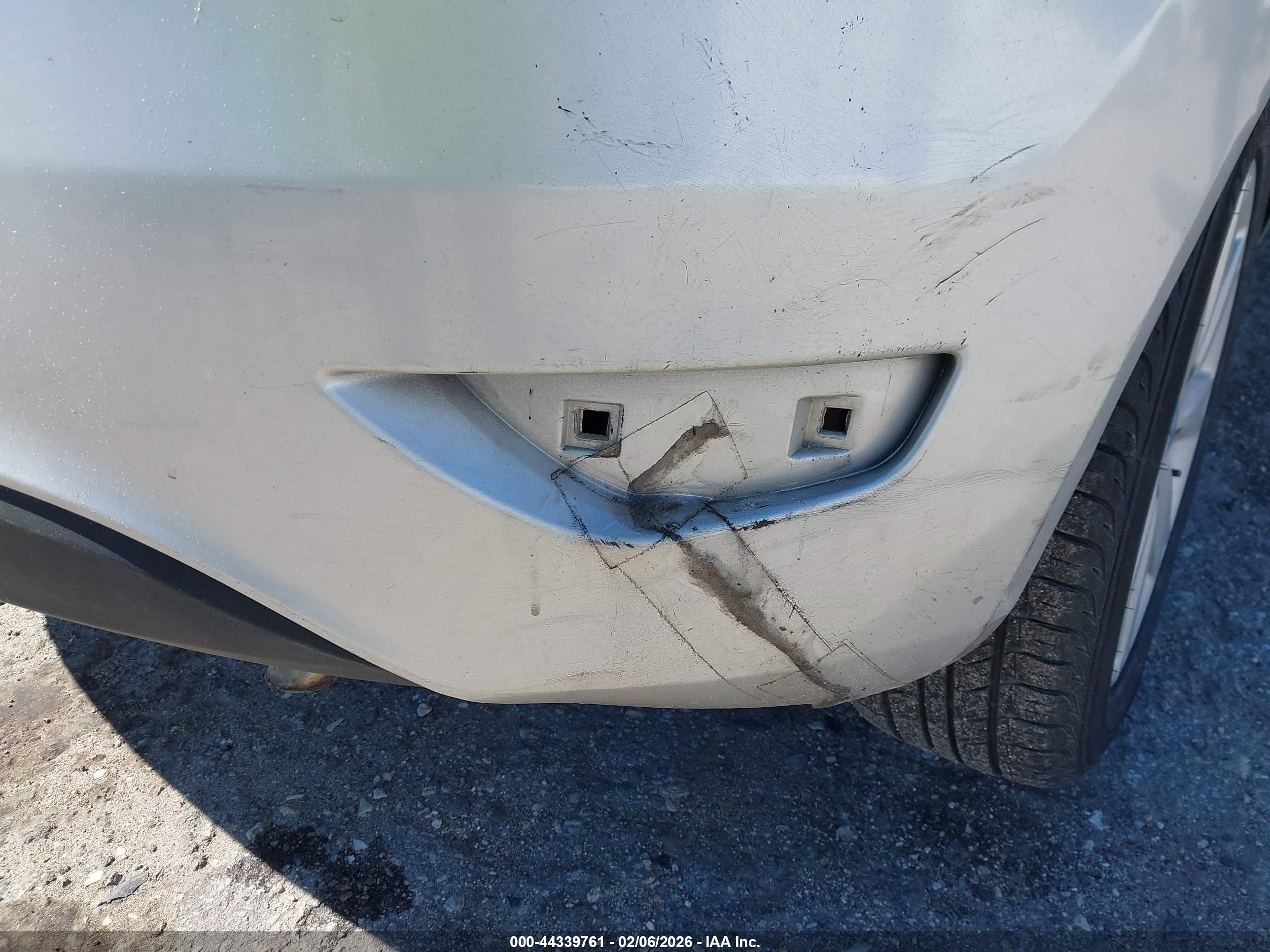 FORD FIESTA image 6