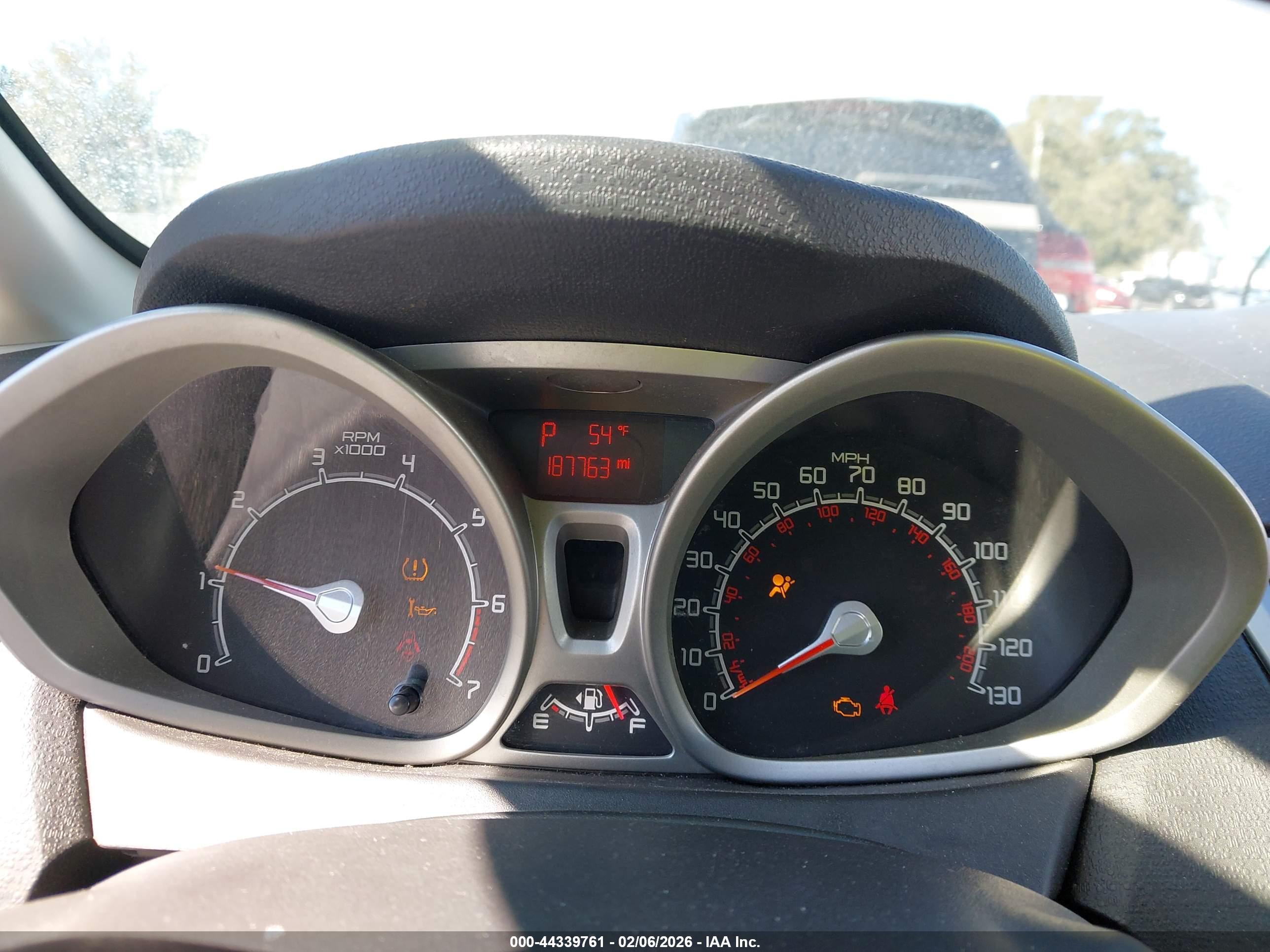 FORD FIESTA image 7