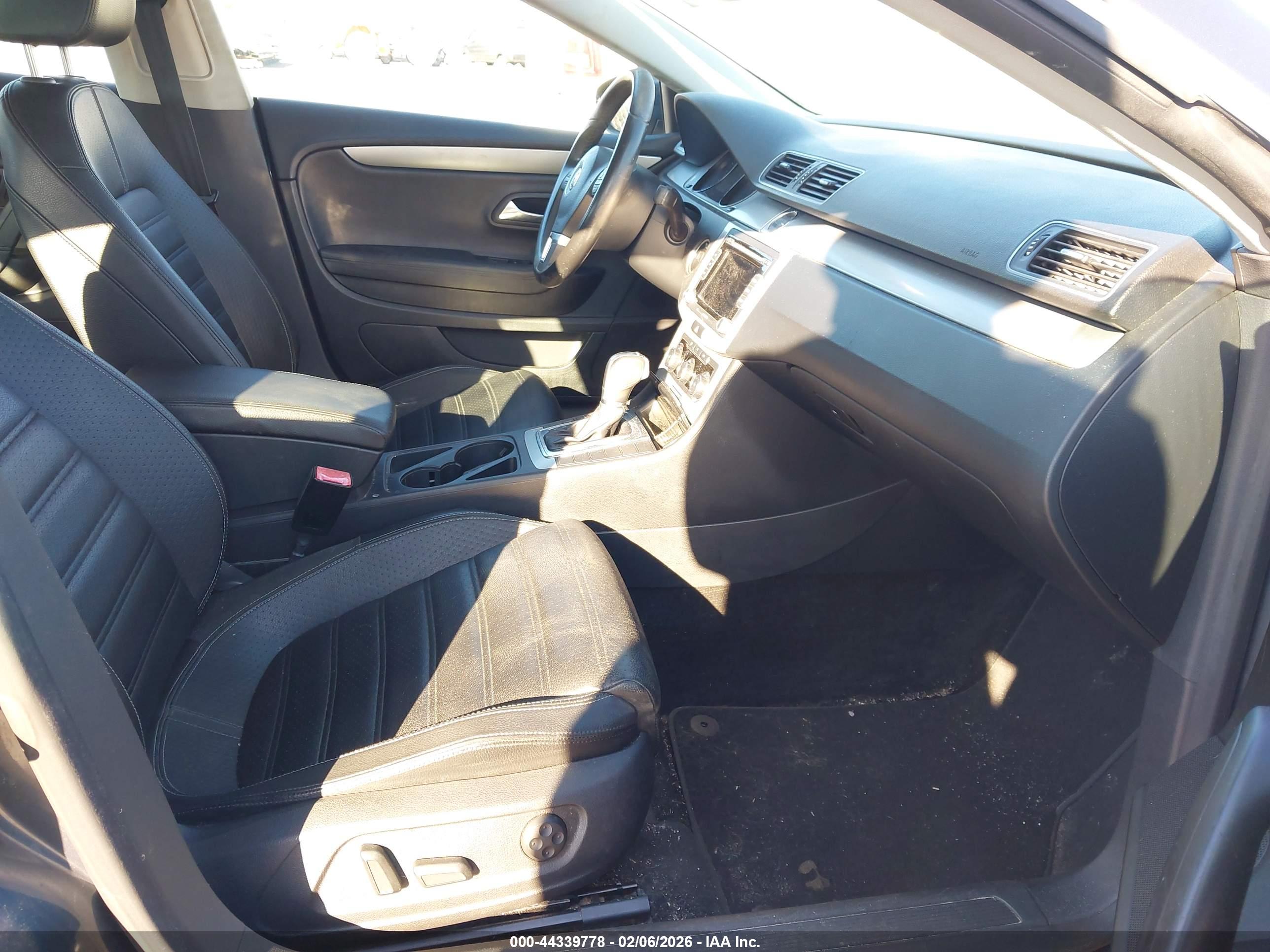 VOLKSWAGEN CC image 5