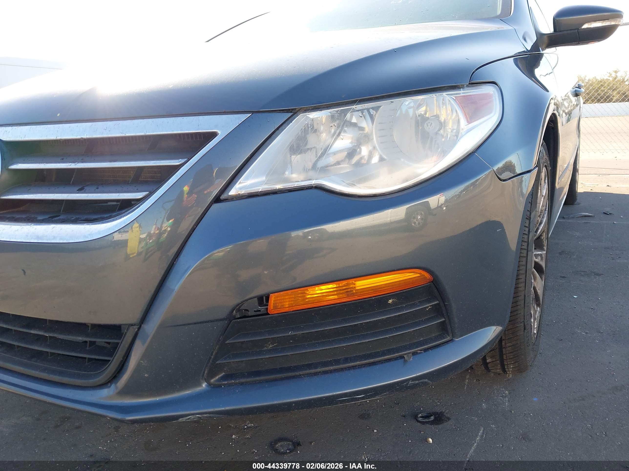 VOLKSWAGEN CC image 6