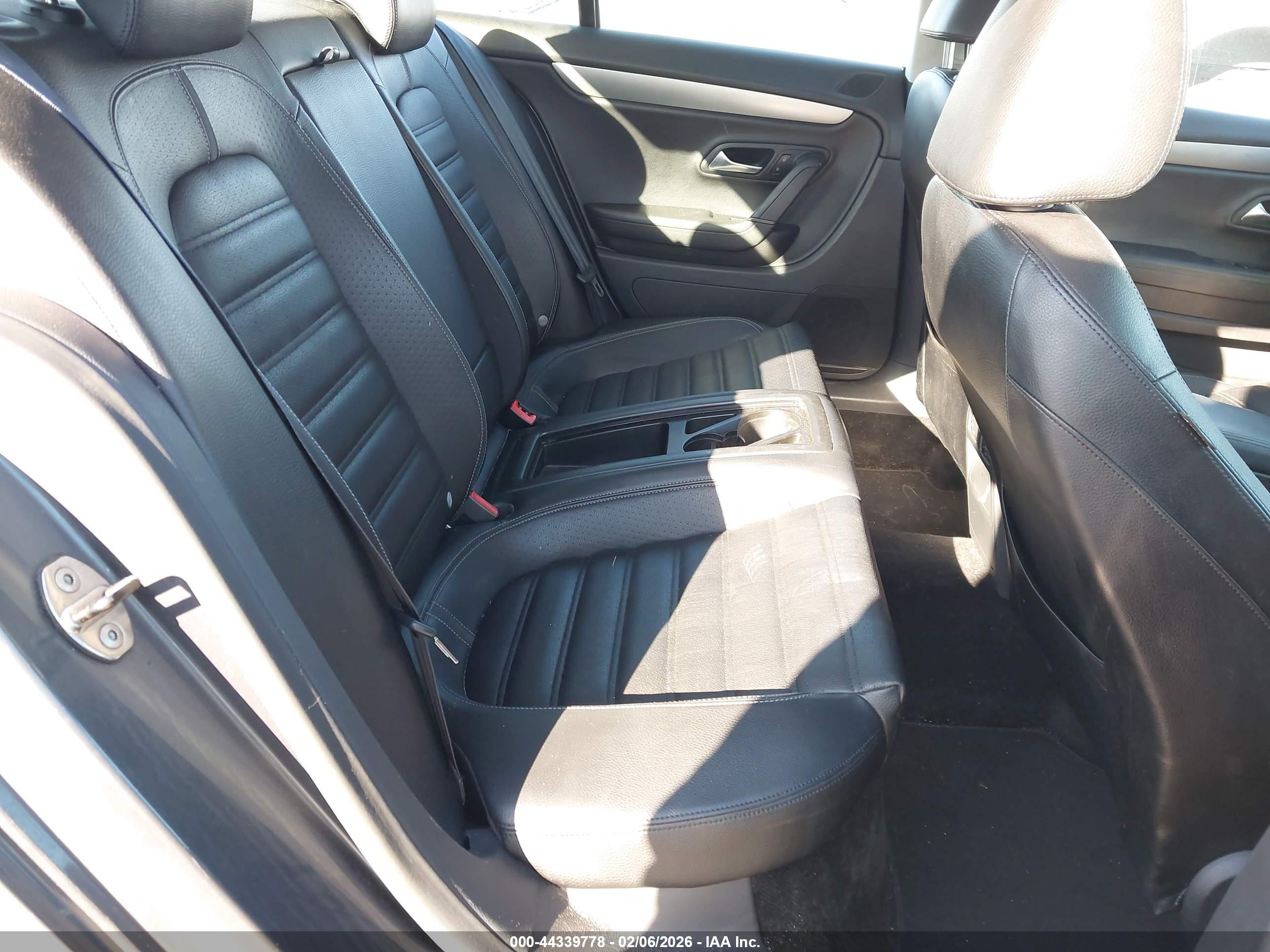 VOLKSWAGEN CC image 8