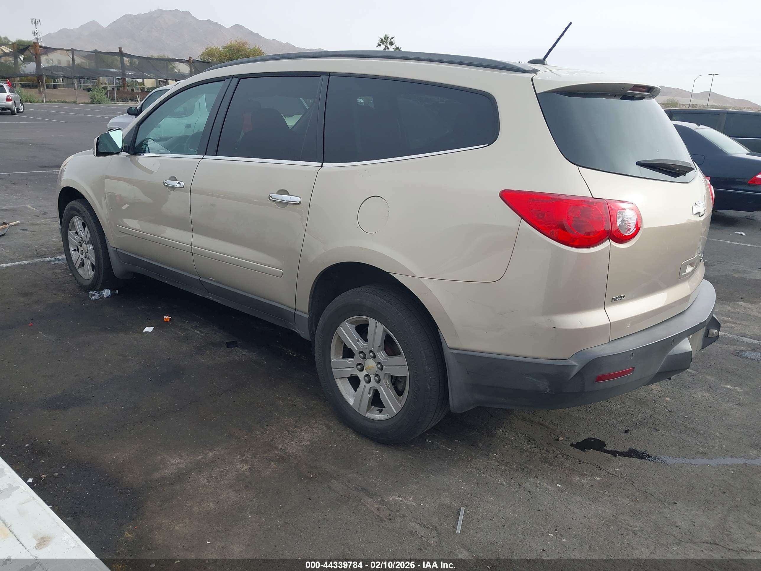 CHEVROLET TRAVERSE image 3