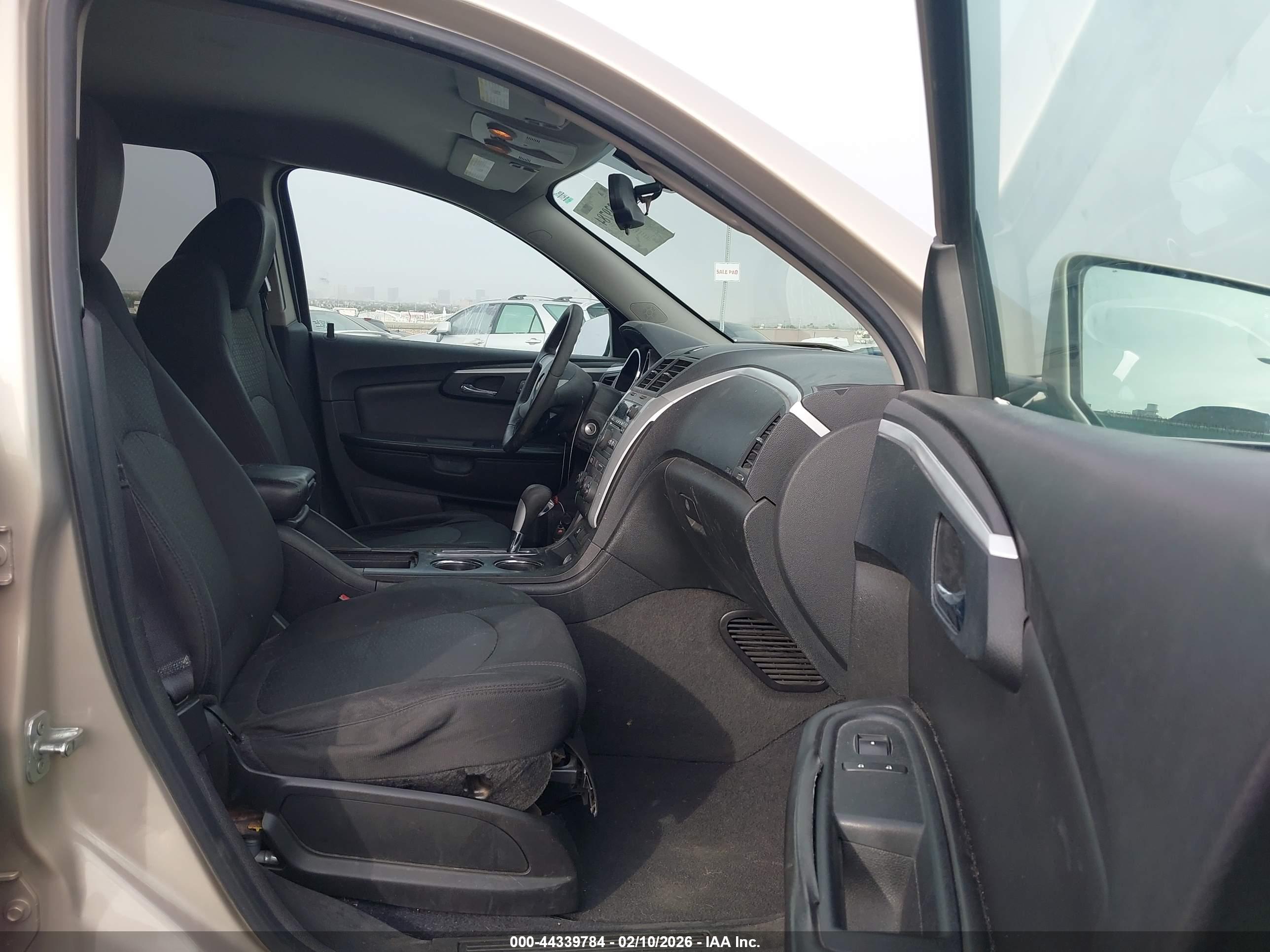 CHEVROLET TRAVERSE image 5