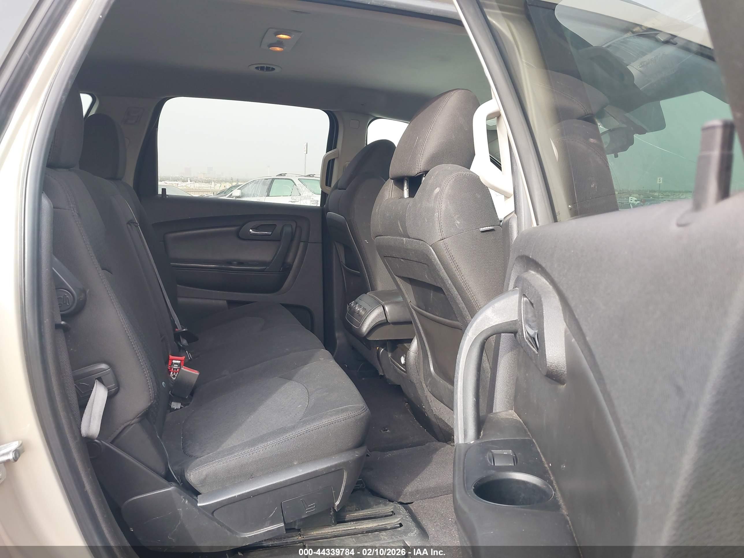 CHEVROLET TRAVERSE image 8