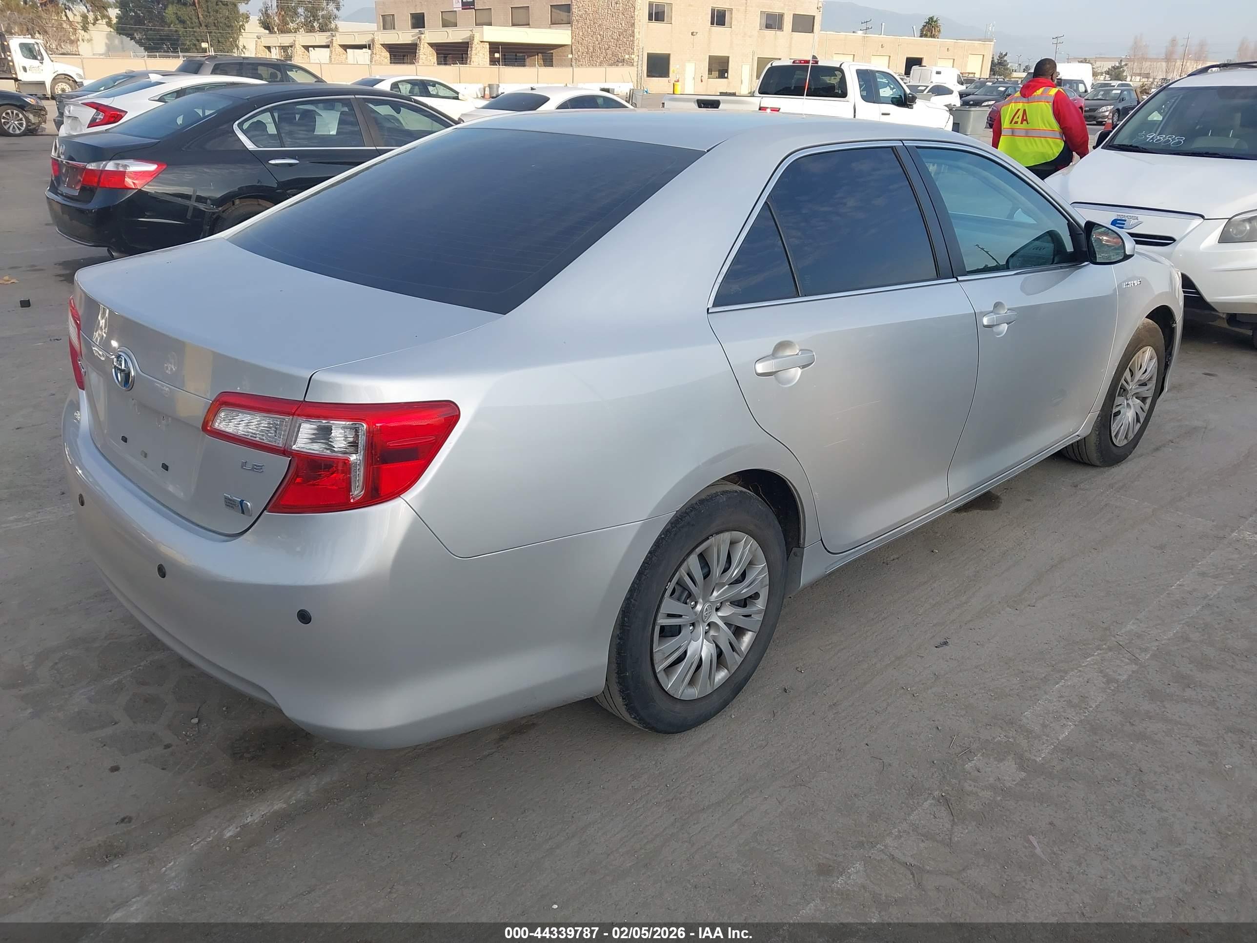 TOYOTA CAMRY image 4