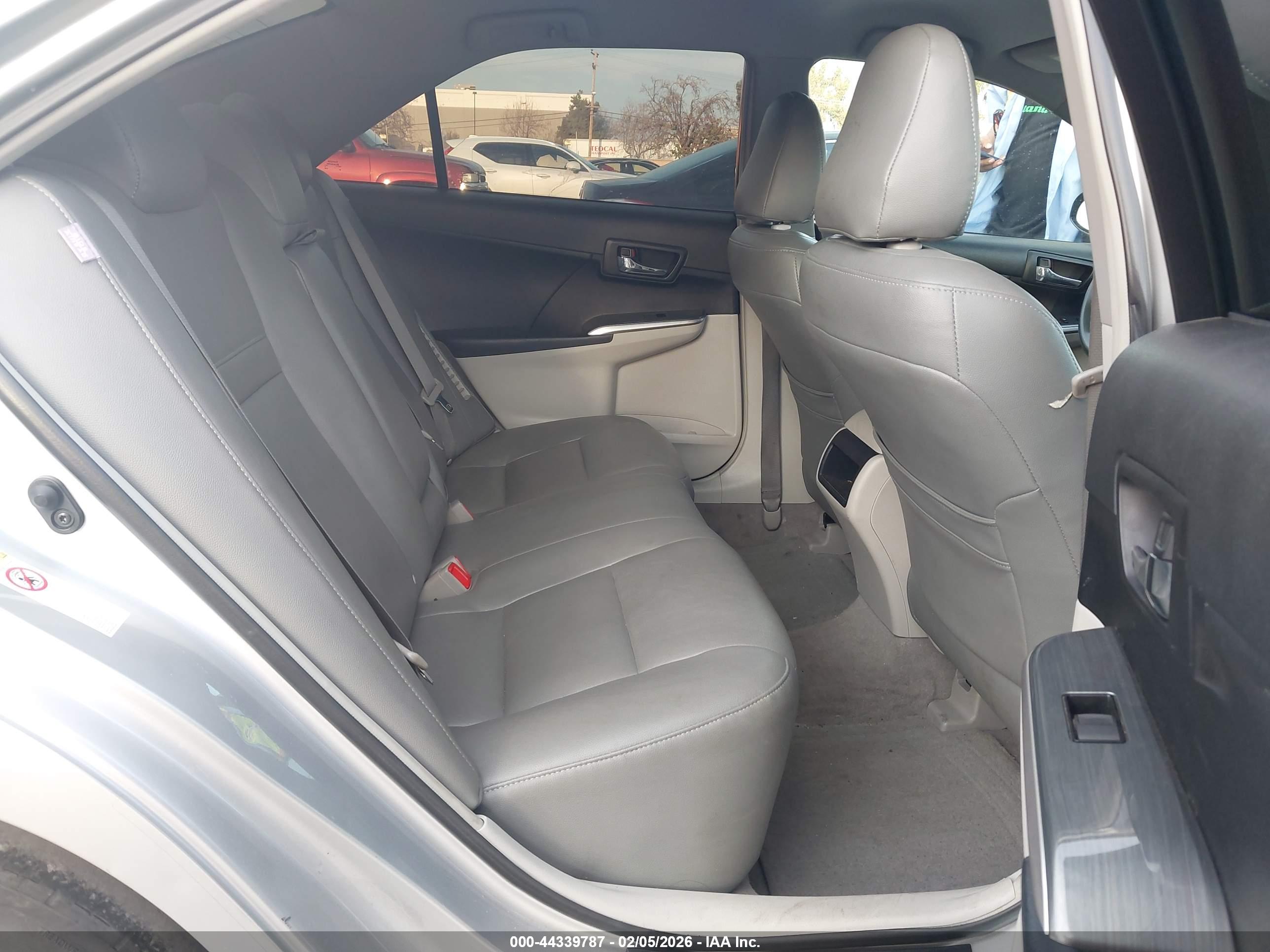 TOYOTA CAMRY image 8