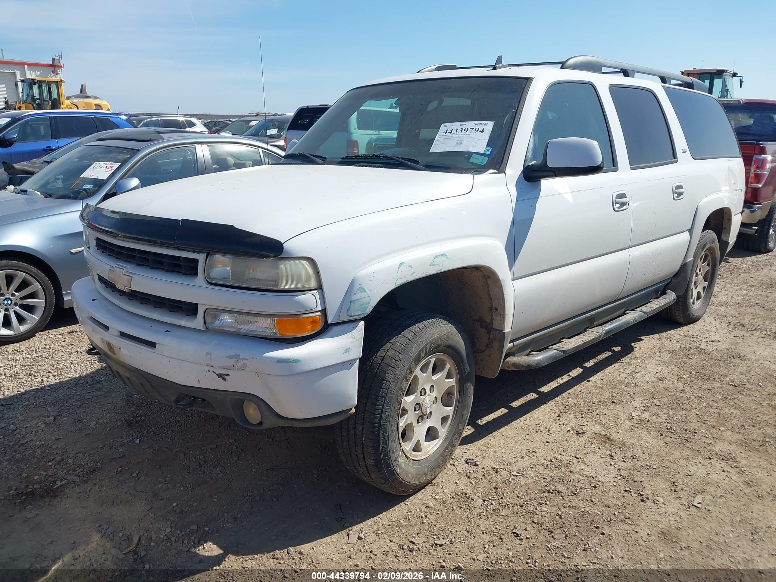 CHEVROLET SUBURBAN image 2