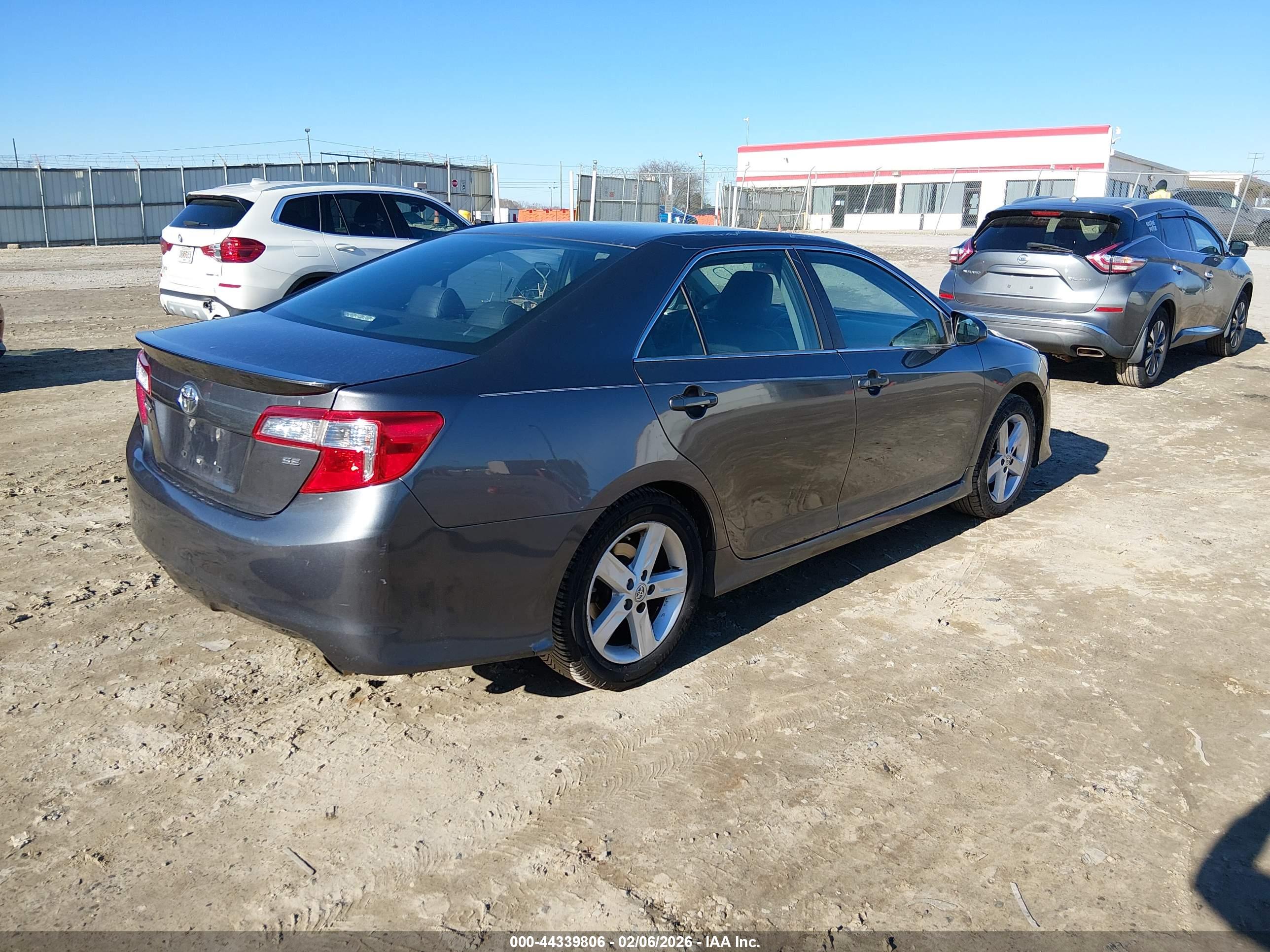 TOYOTA CAMRY image 4