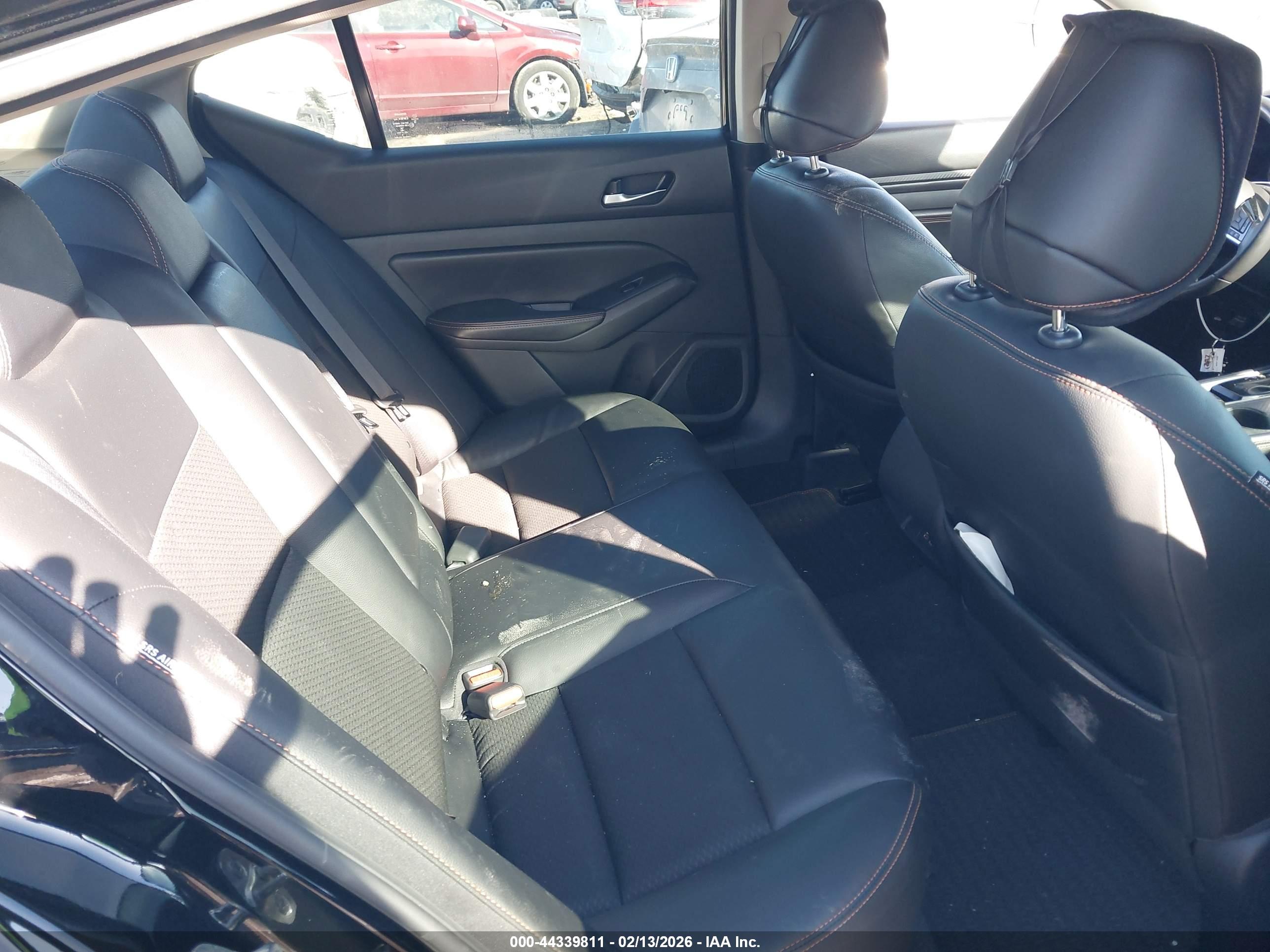 NISSAN ALTIMA image 8