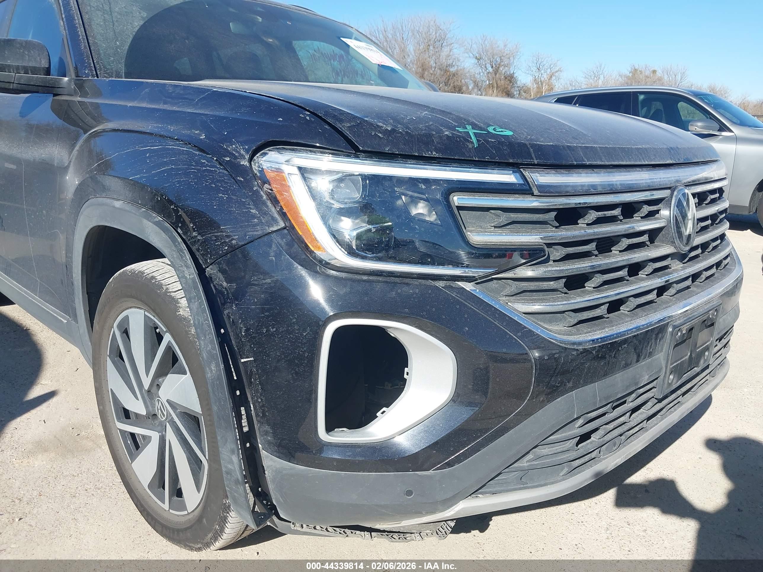 VOLKSWAGEN ATLAS image 6