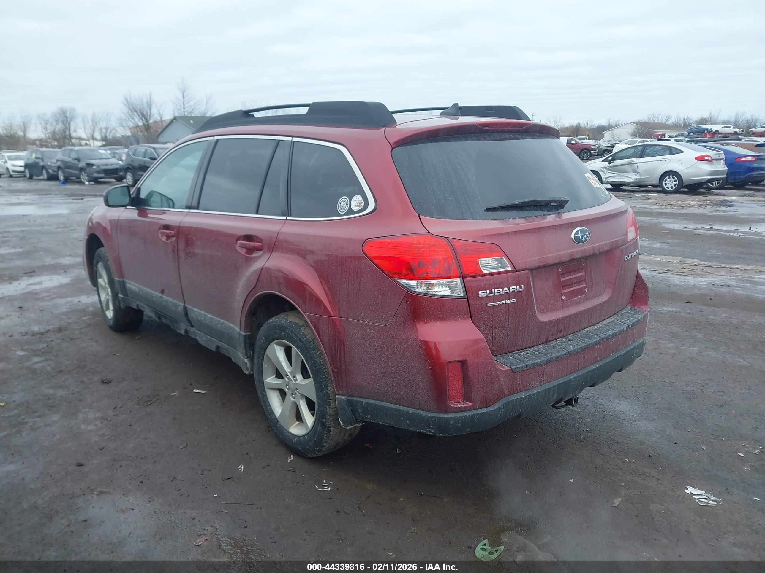 SUBARU OUTBACK image 3