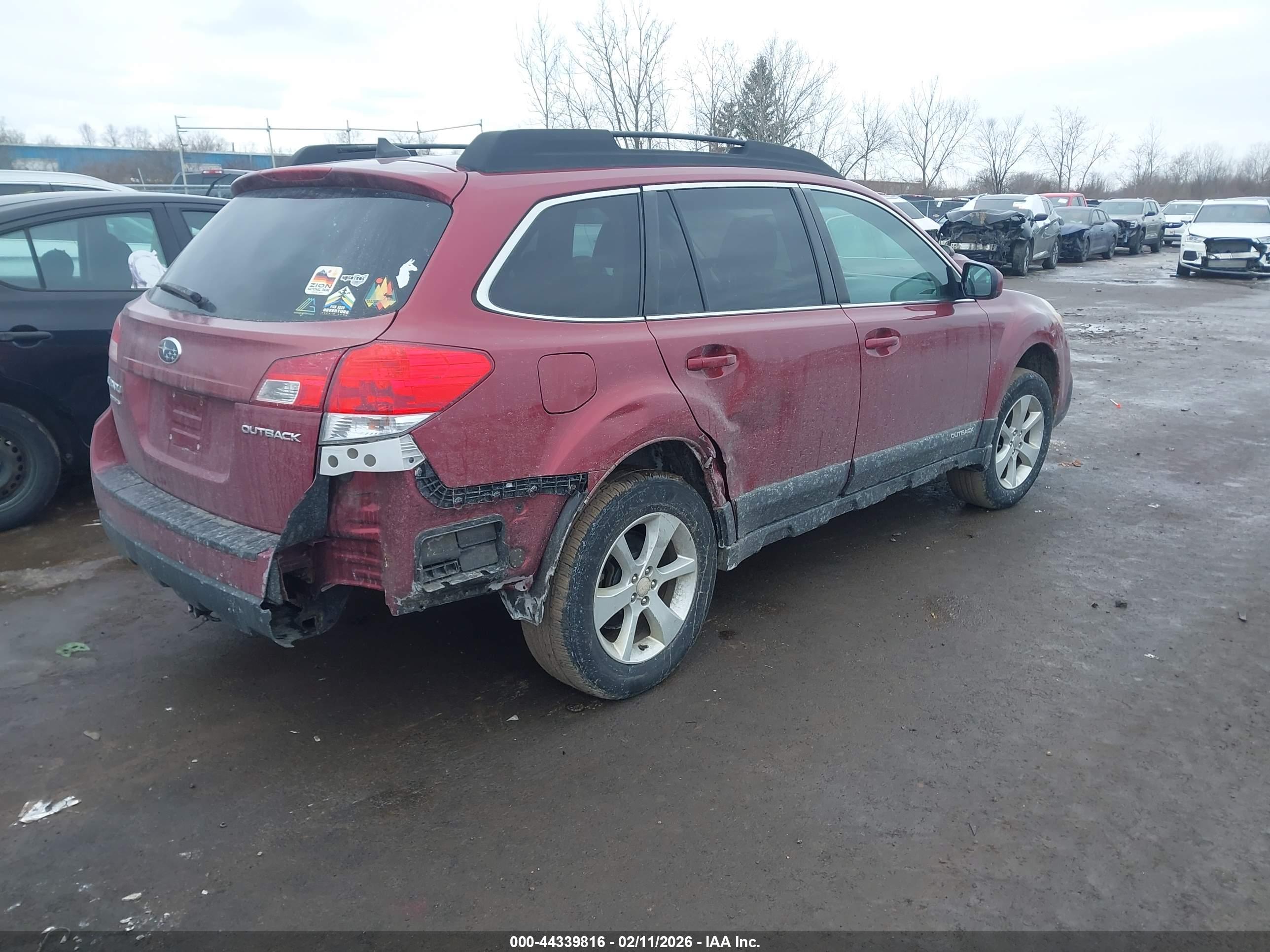 SUBARU OUTBACK image 4