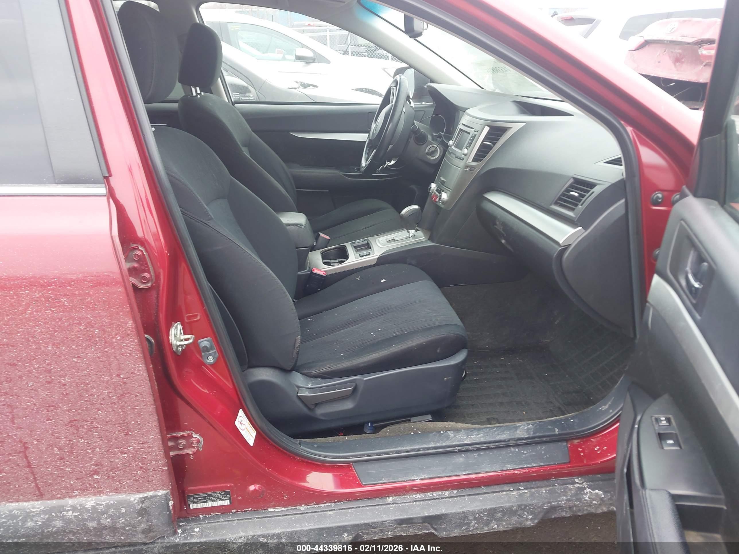 SUBARU OUTBACK image 5