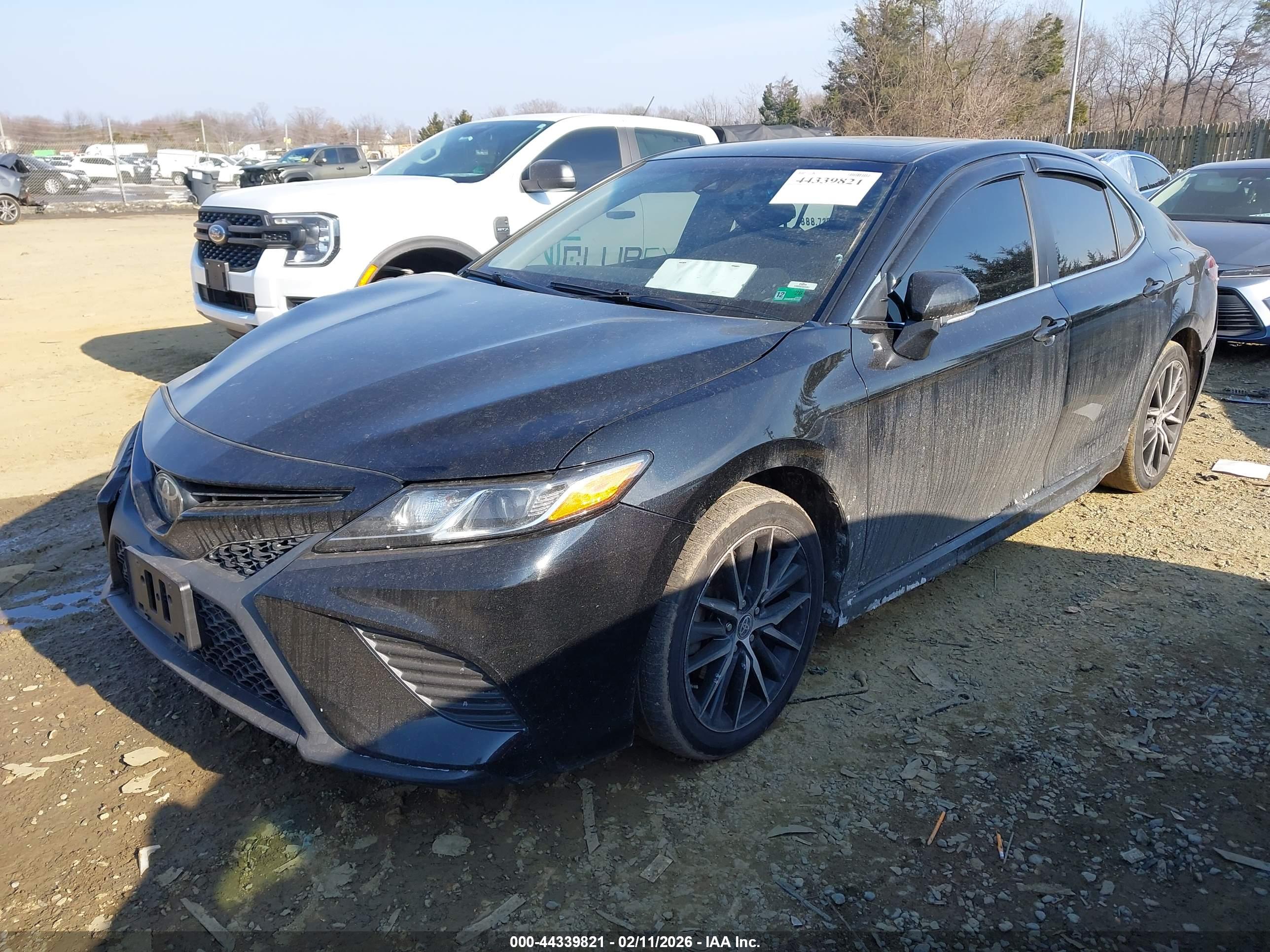 TOYOTA CAMRY image 2