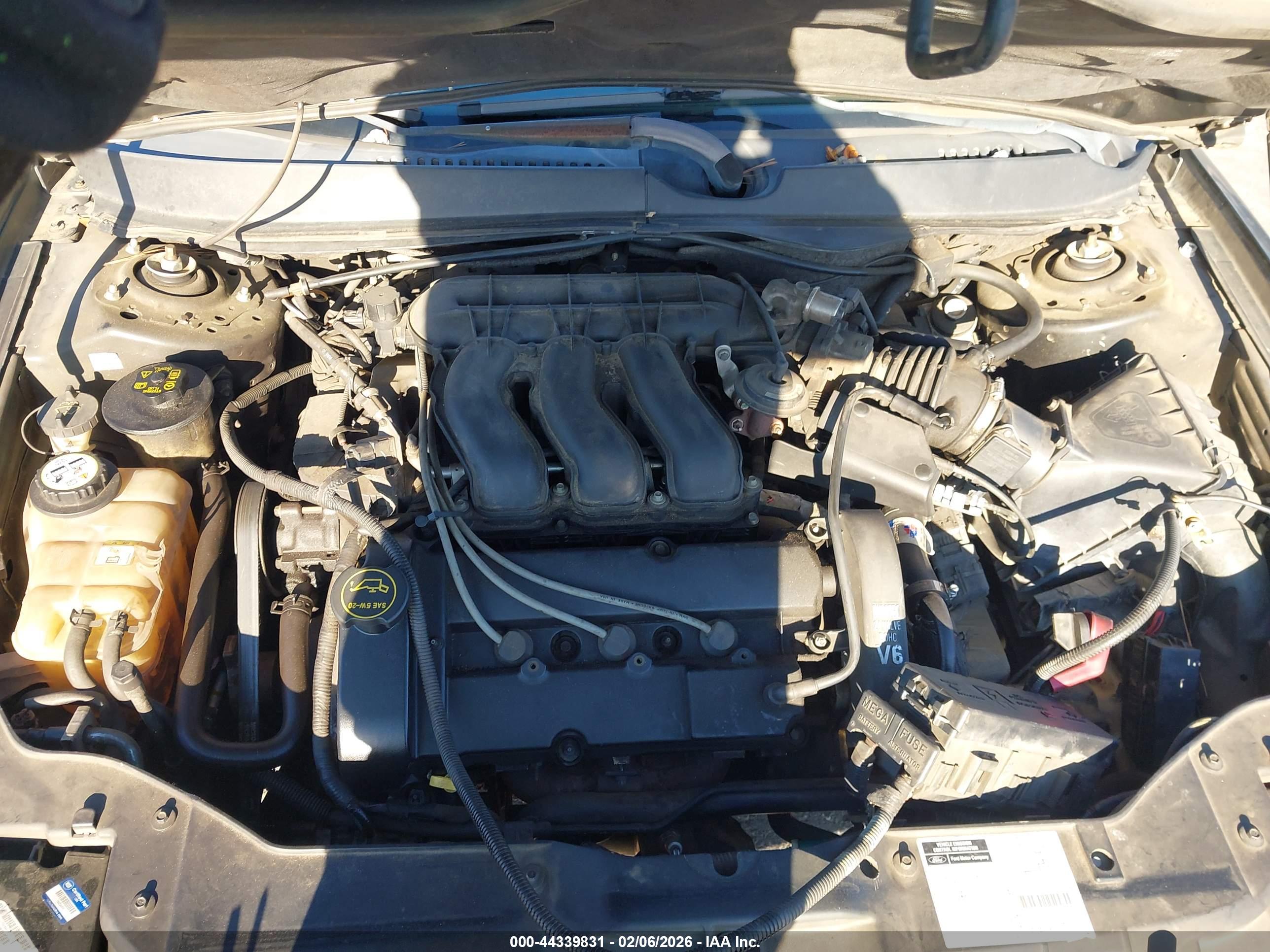 FORD TAURUS image 10