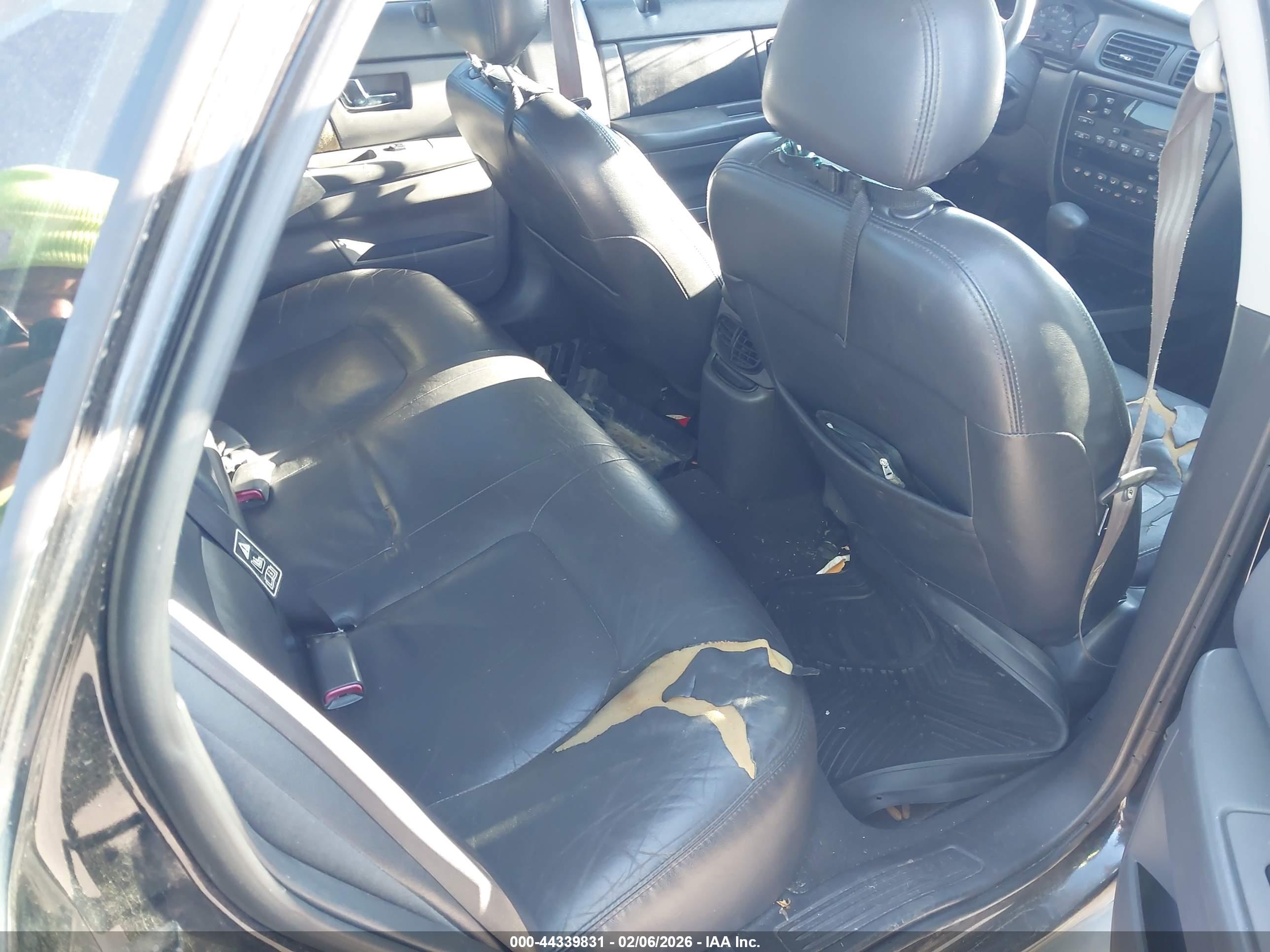 FORD TAURUS image 8