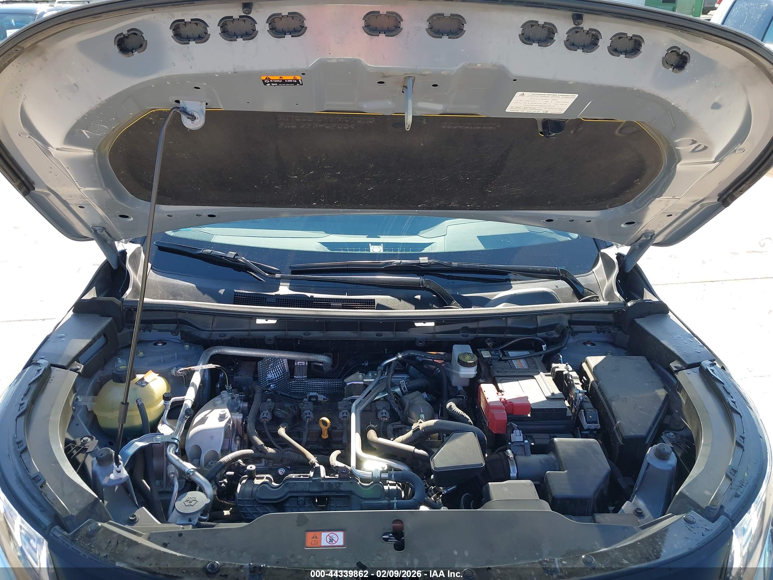 MITSUBISHI OUTLANDER image 10