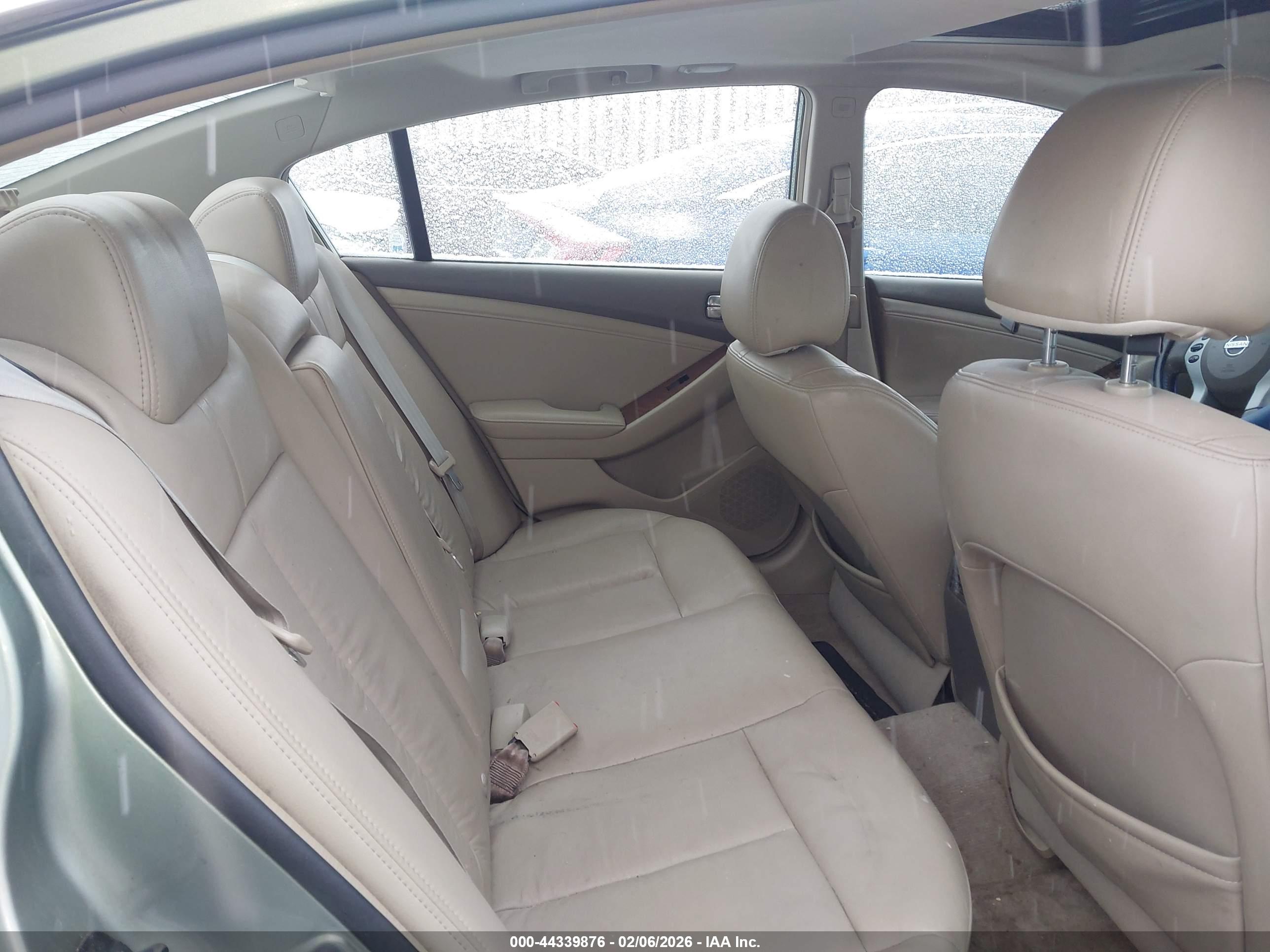 NISSAN ALTIMA image 8