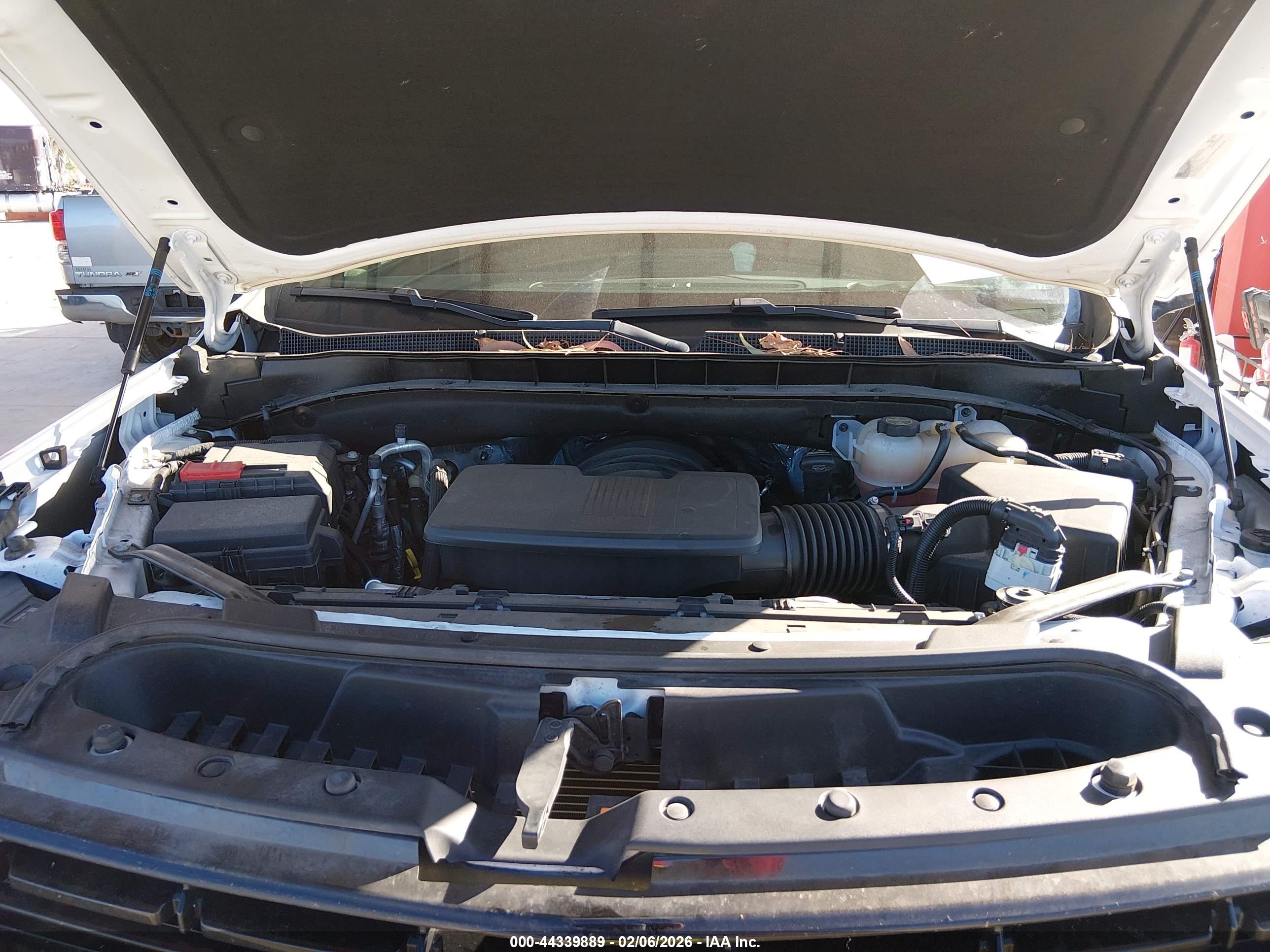 CHEVROLET SUBURBAN image 10