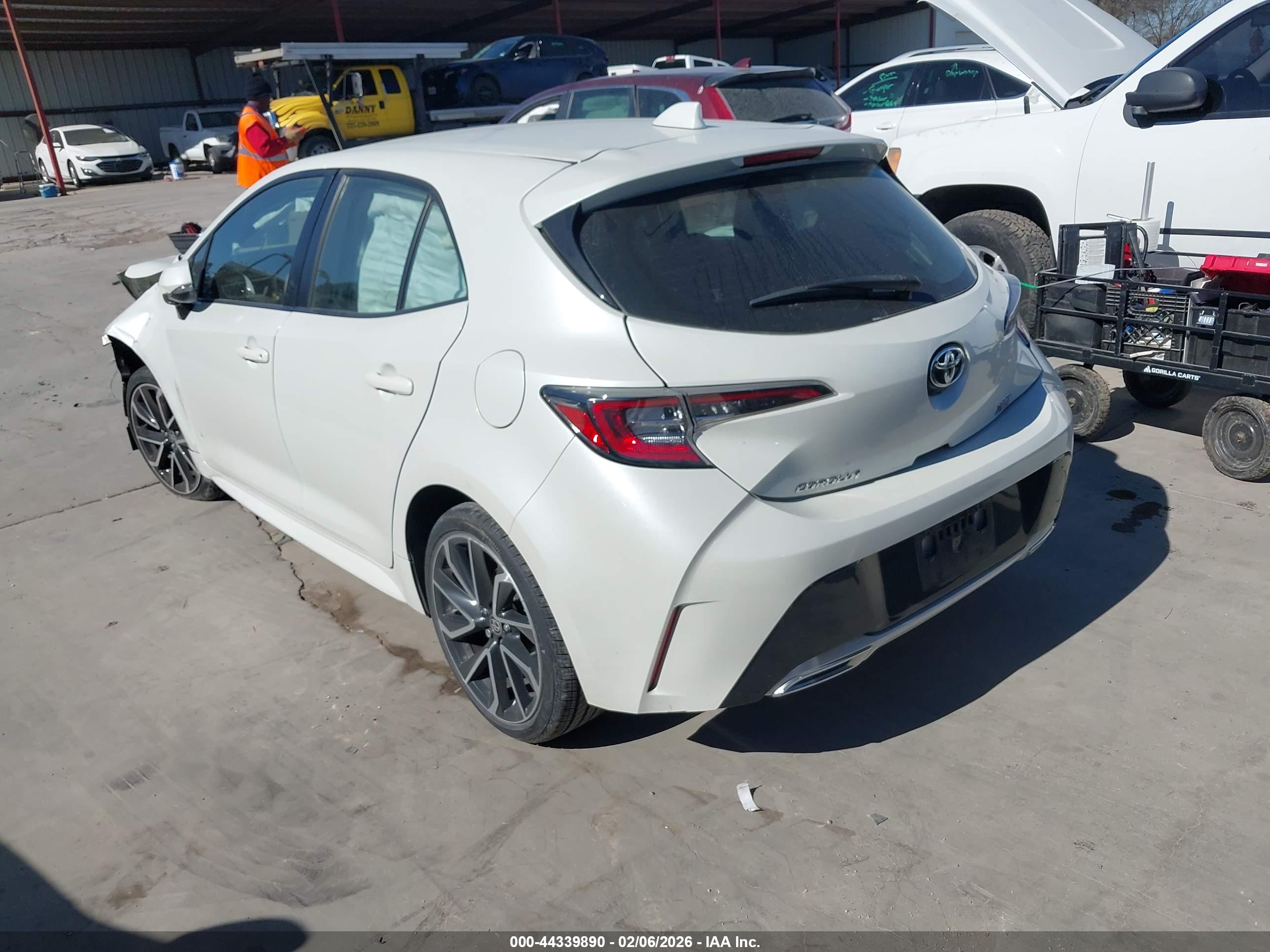 TOYOTA COROLLA image 3