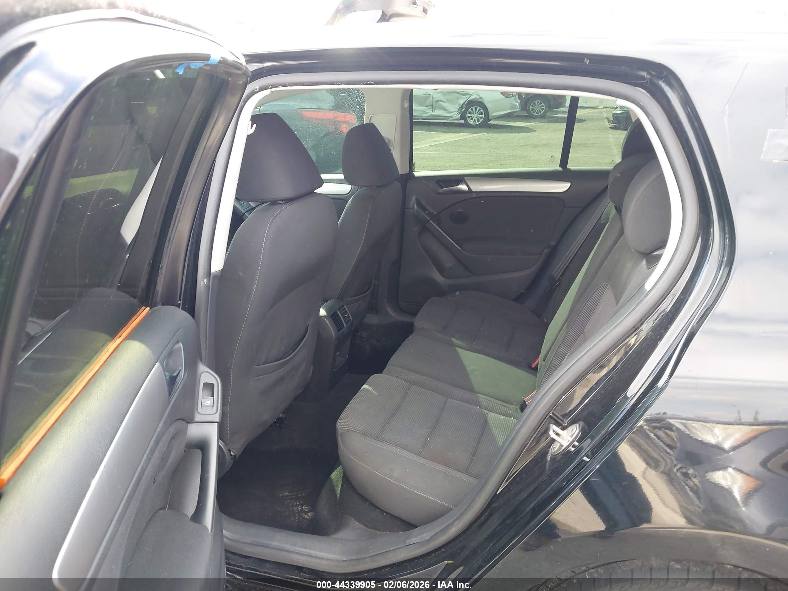 VOLKSWAGEN GOLF image 8